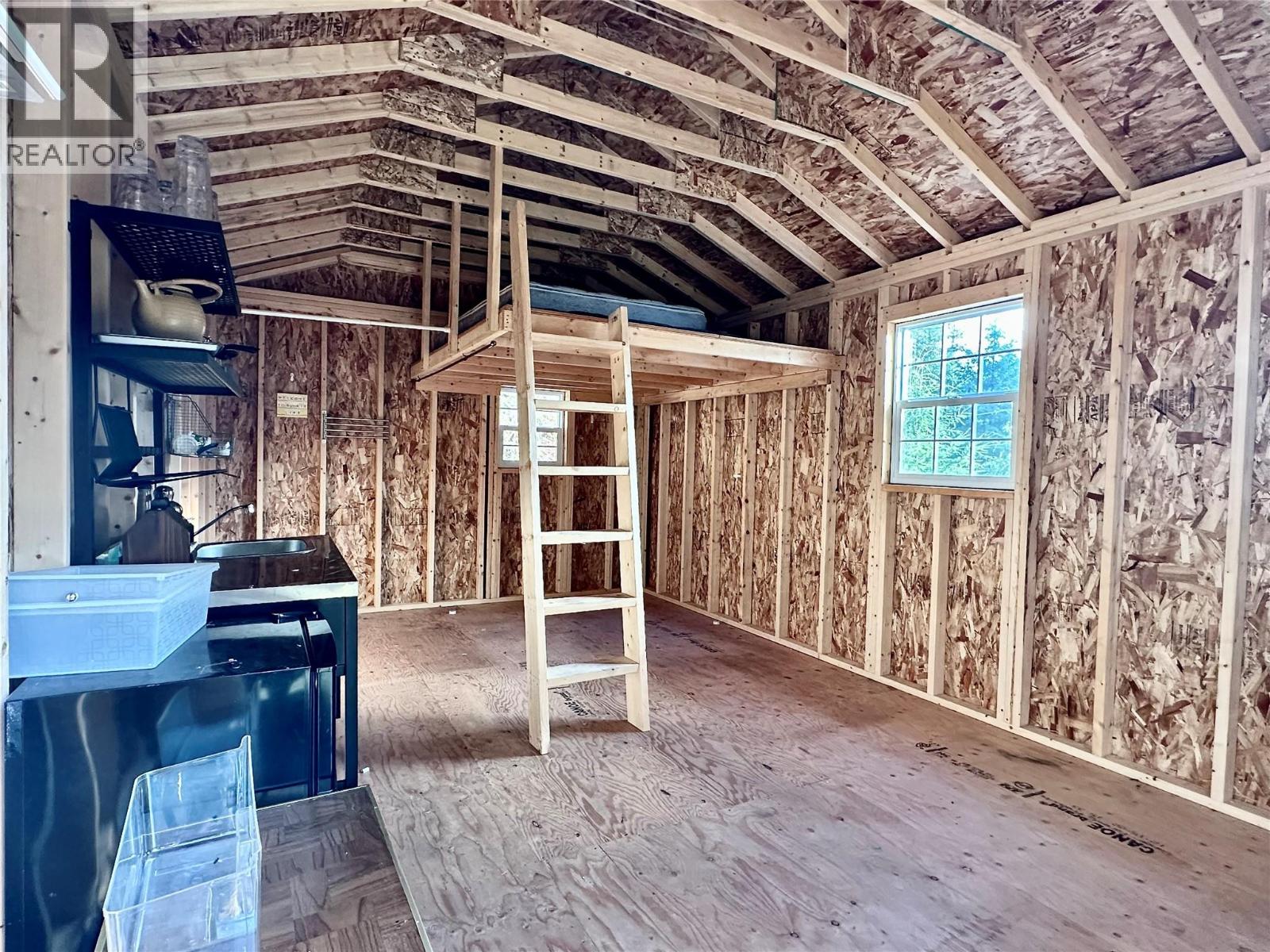 4265 Woodbury Village Road, Ainsworth