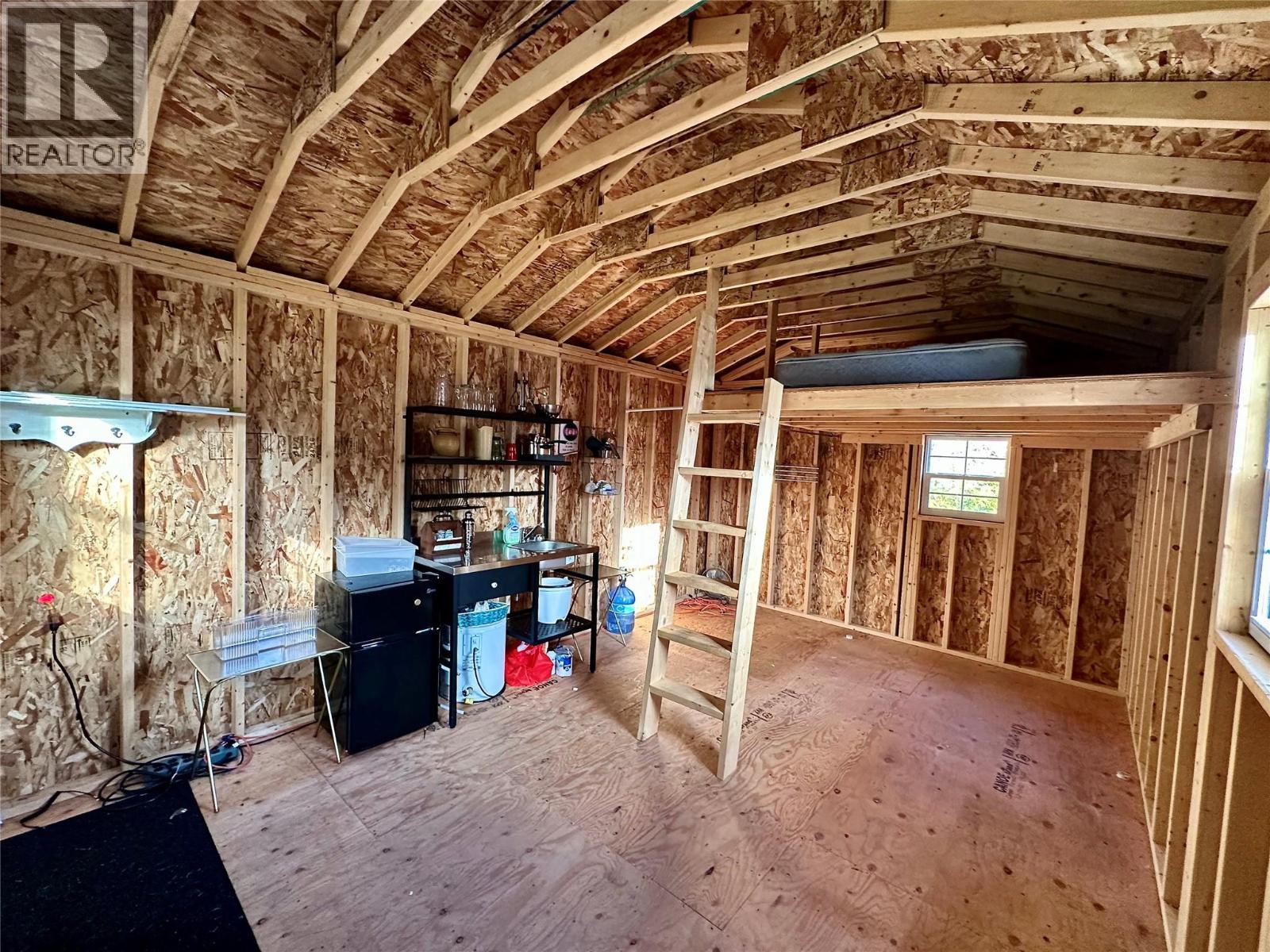 4265 Woodbury Village Road, Ainsworth