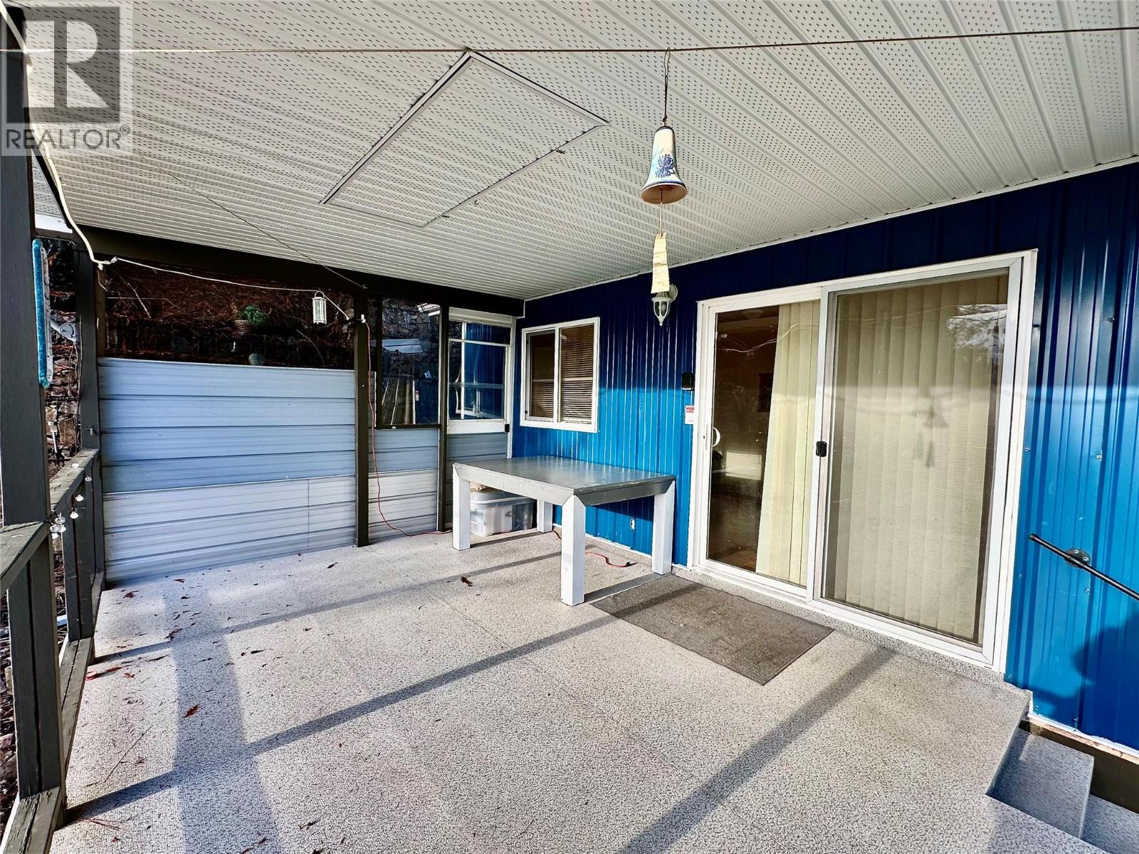 4265 Woodbury Village Road, Ainsworth