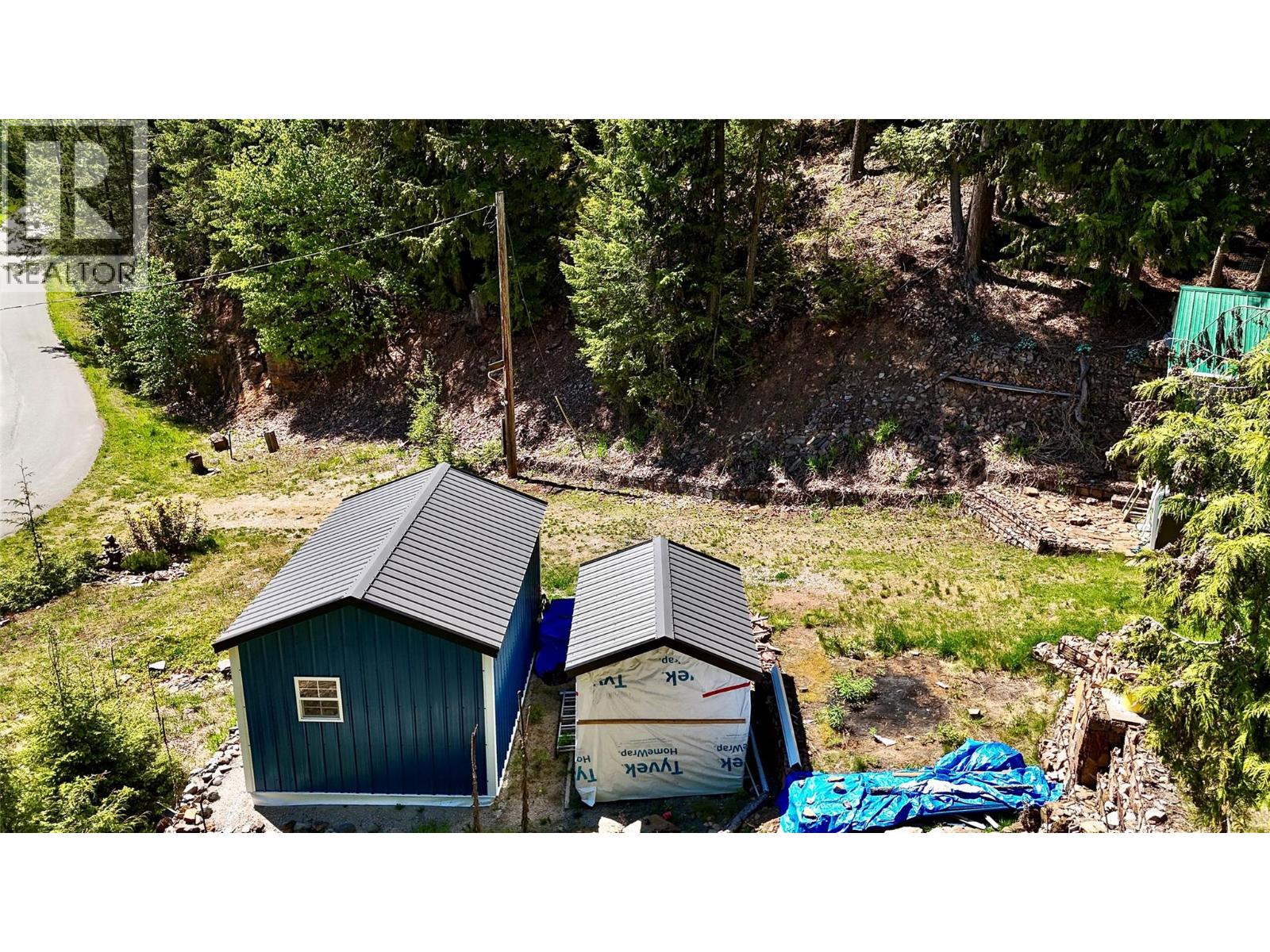 4265 Woodbury Village Road, Ainsworth