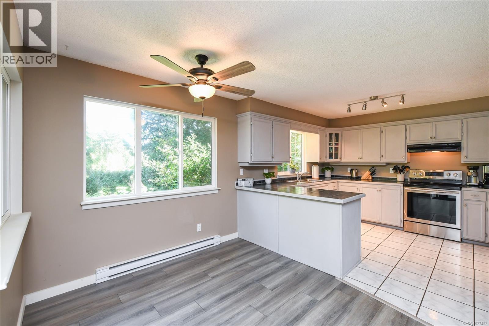 7730 VIVIAN WAY - 14