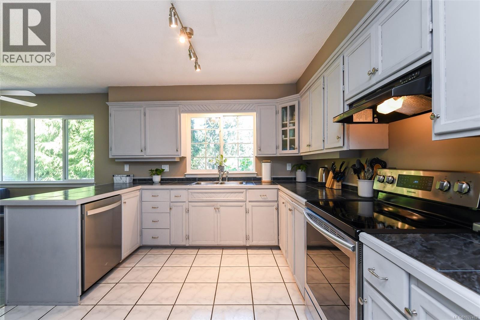 7730 VIVIAN WAY - 20