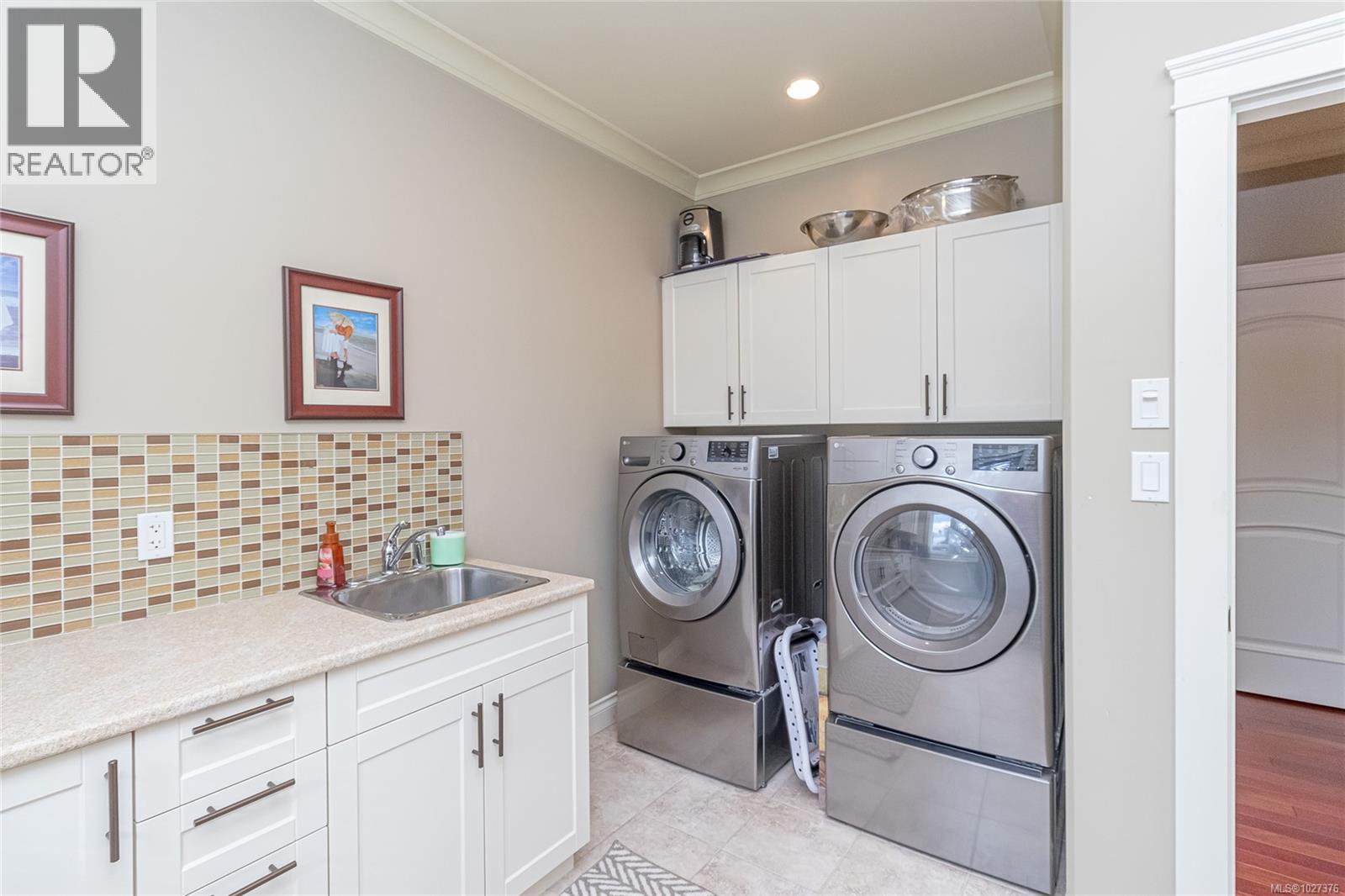 10115 Chemainus Rd - 33