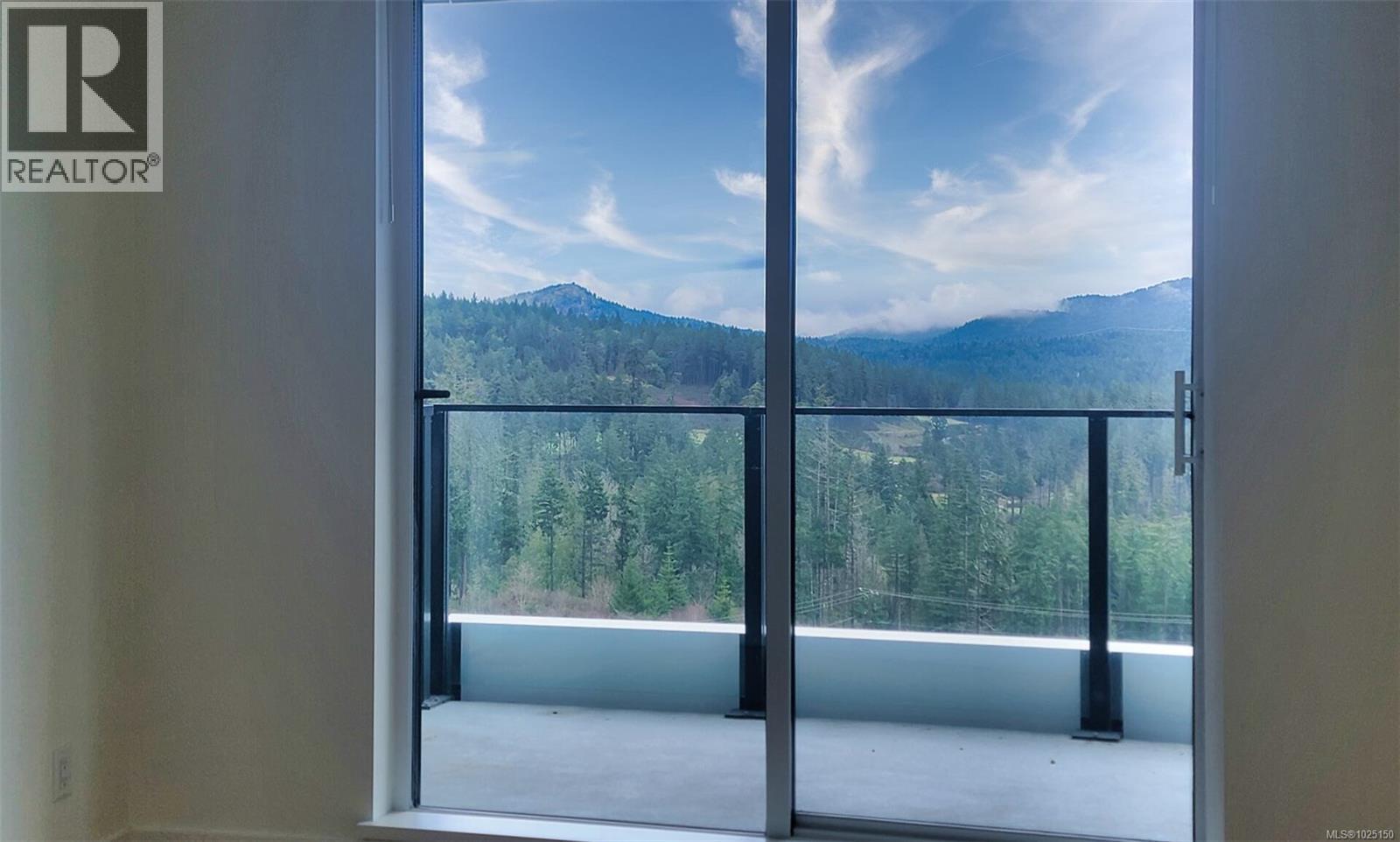 808 2000 Hannington Road, Langford