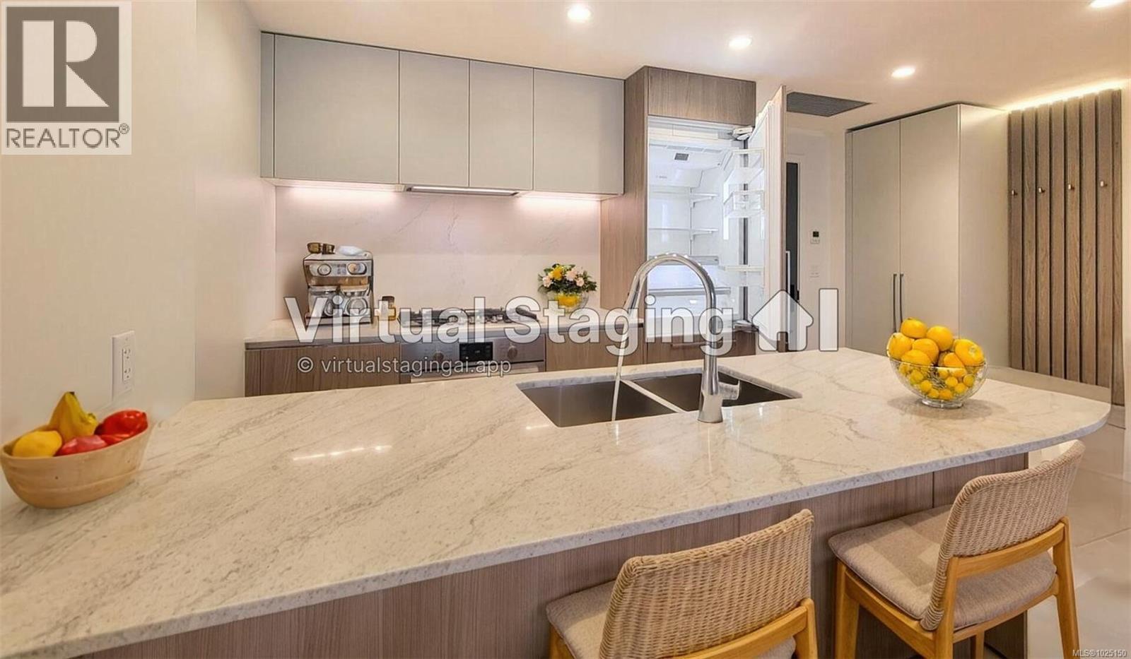 808 2000 Hannington Road, Langford