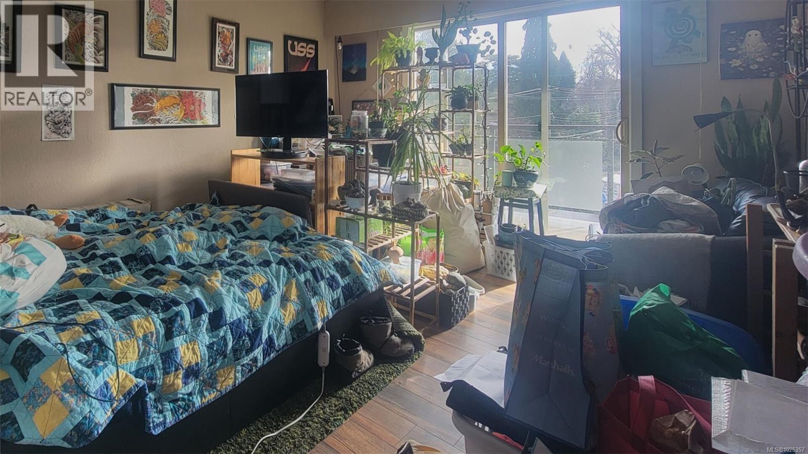 414 1419 Stadacona Avenue, Victoria