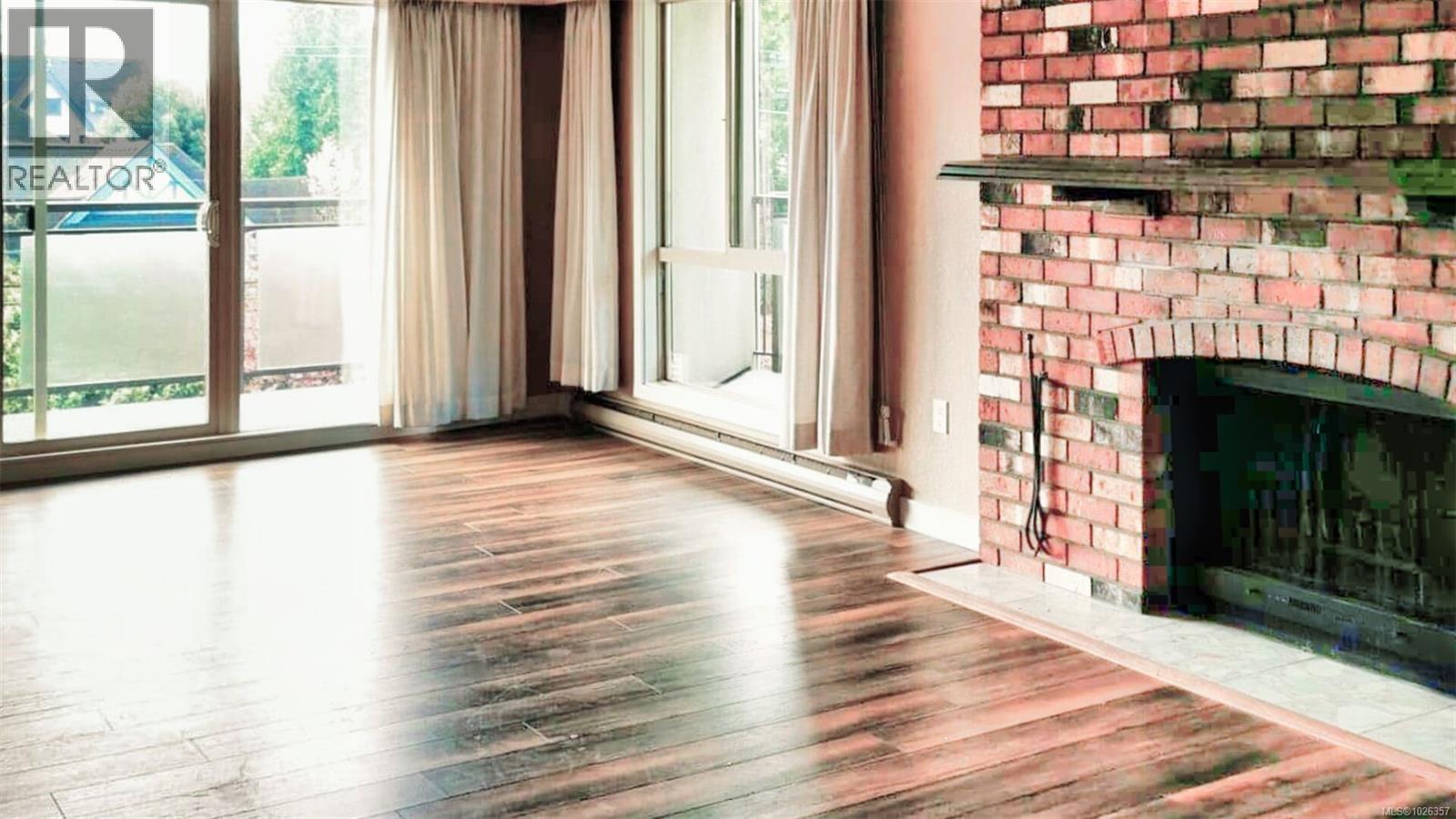 414 1419 Stadacona Avenue, Victoria