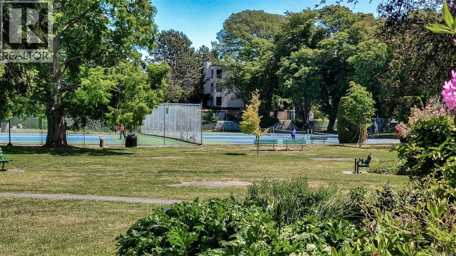 414 1419 Stadacona Avenue, Victoria