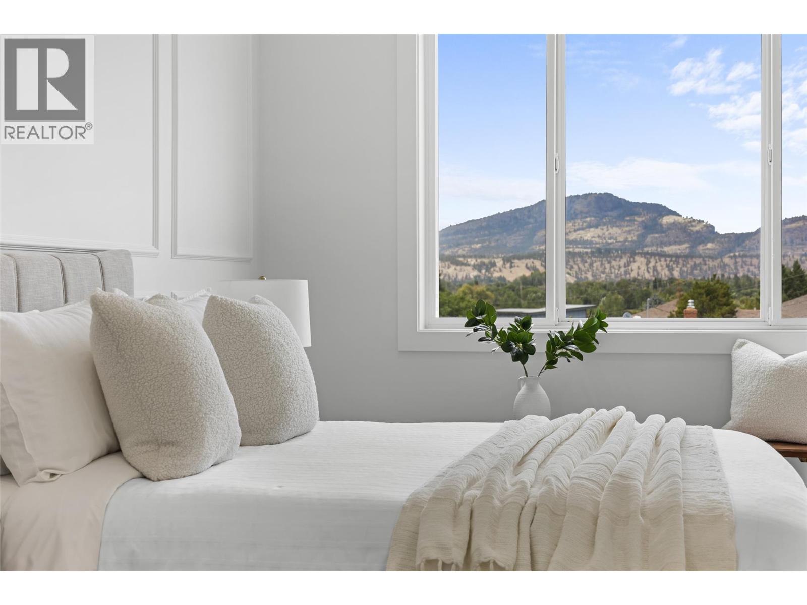 392 Chardonnay Avenue, Oliver