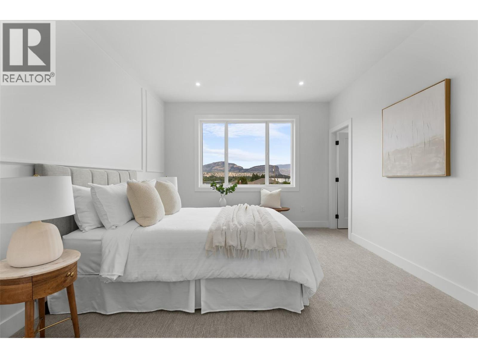 392 Chardonnay Avenue, Oliver