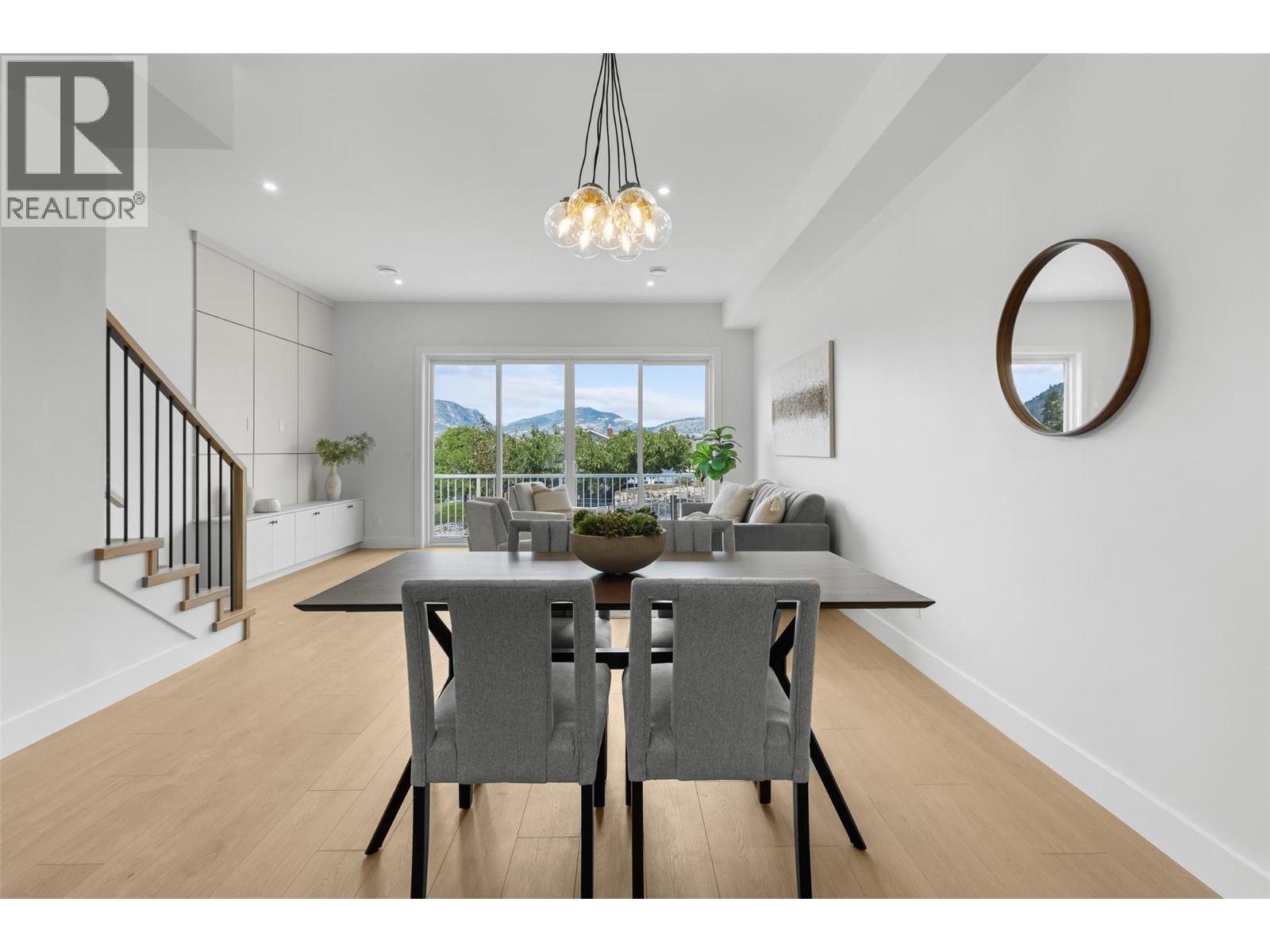 392 Chardonnay Avenue, Oliver