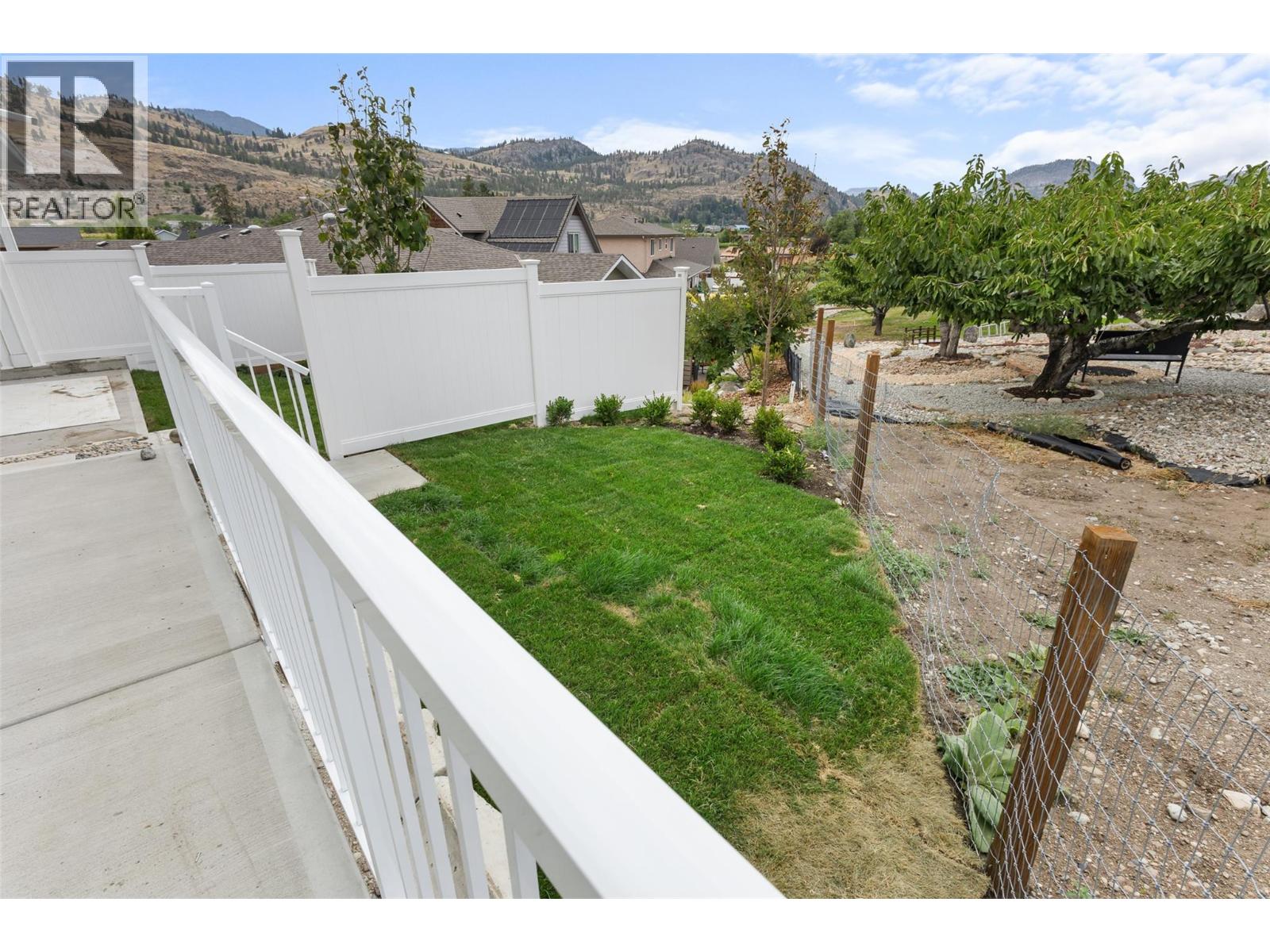 392 Chardonnay Avenue, Oliver