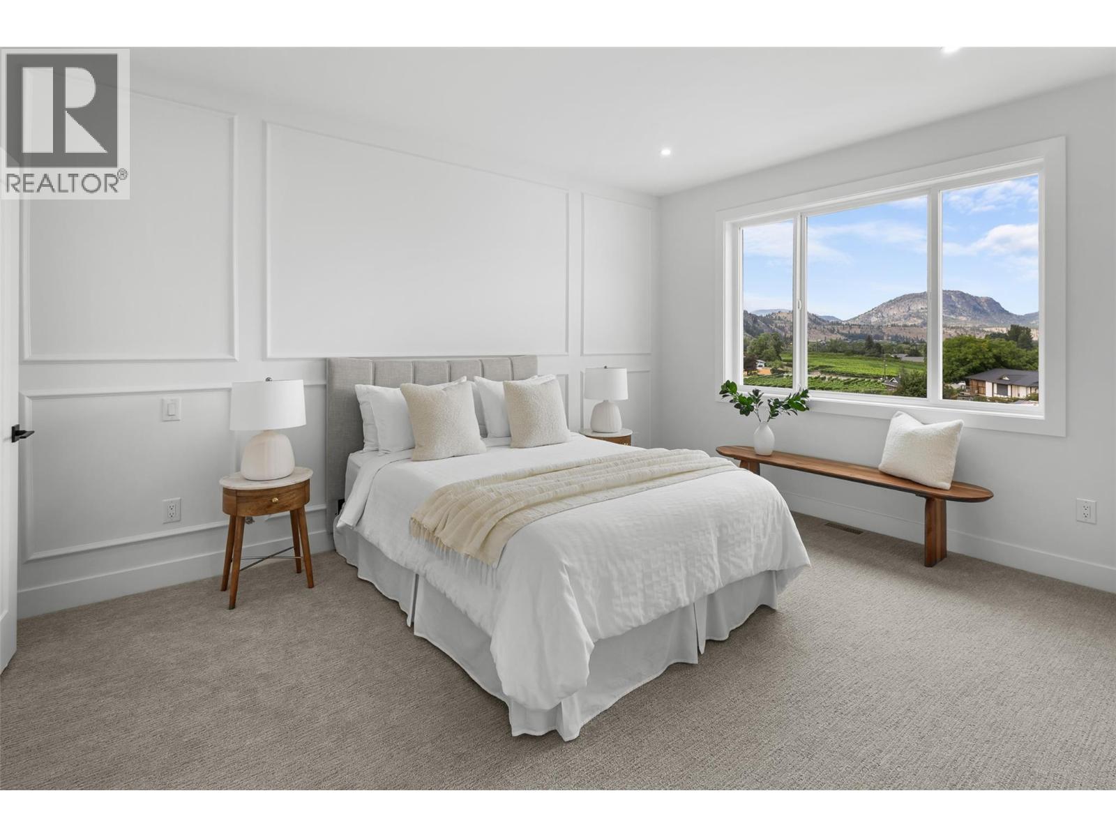 392 Chardonnay Avenue, Oliver