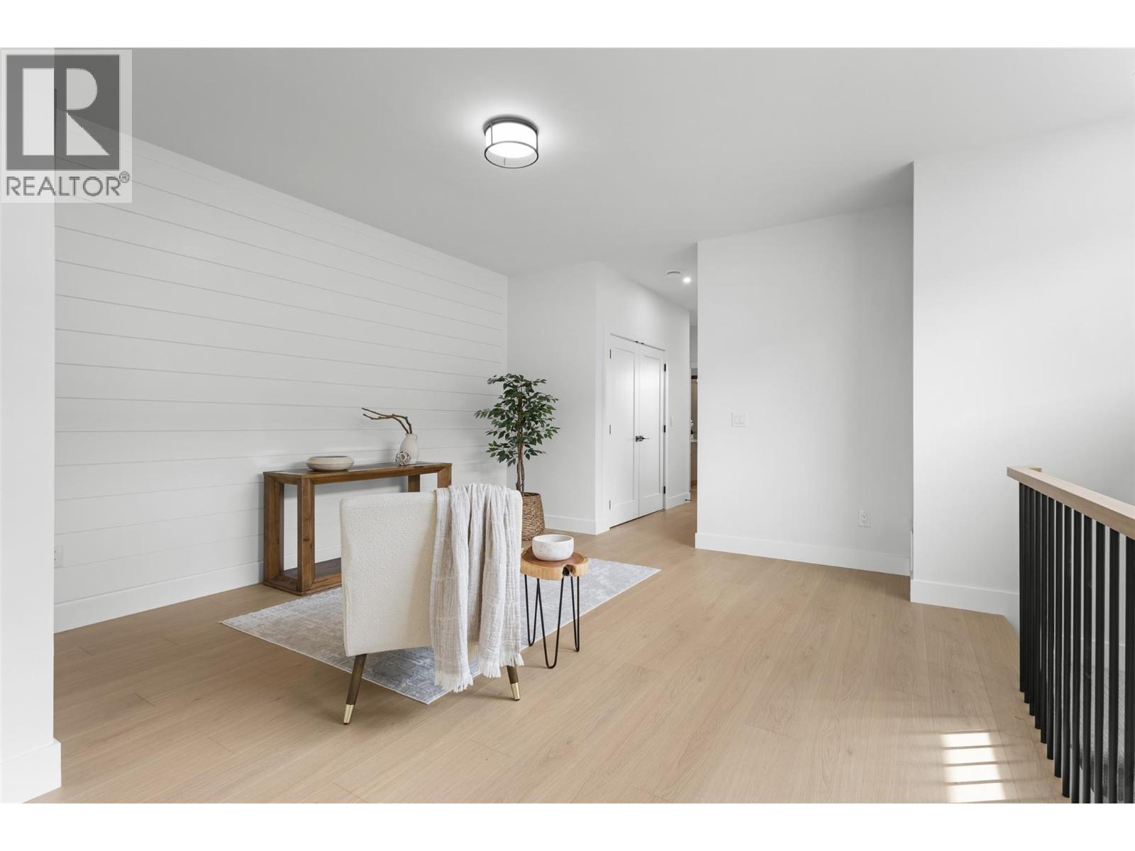 392 Chardonnay Avenue, Oliver