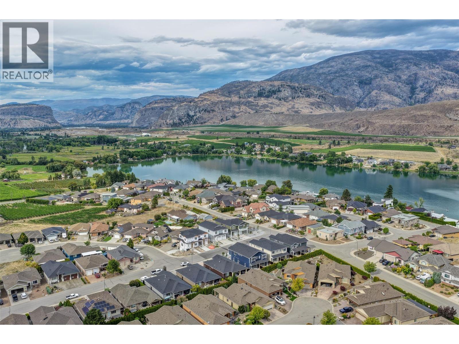 392 Chardonnay Avenue, Oliver