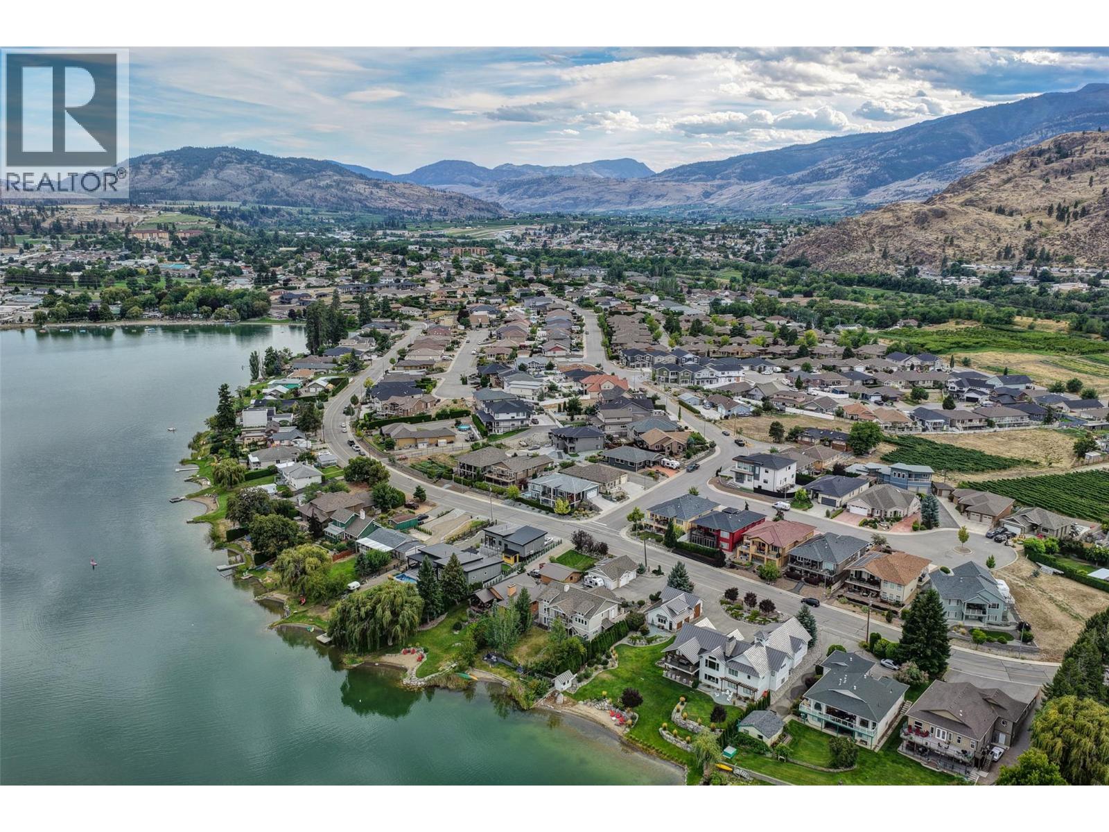 392 Chardonnay Avenue, Oliver