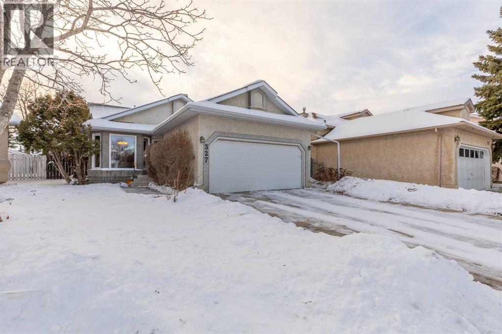327 Heritage Crescent W - Photo 3 of 37, Lethbridge, Alberta