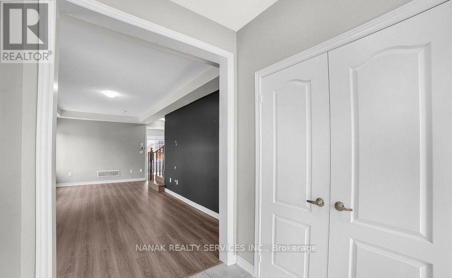 77 GREAT FALLS BOULEVARD - Photo 4 of 25, Hamilton (Waterdown), Ontario