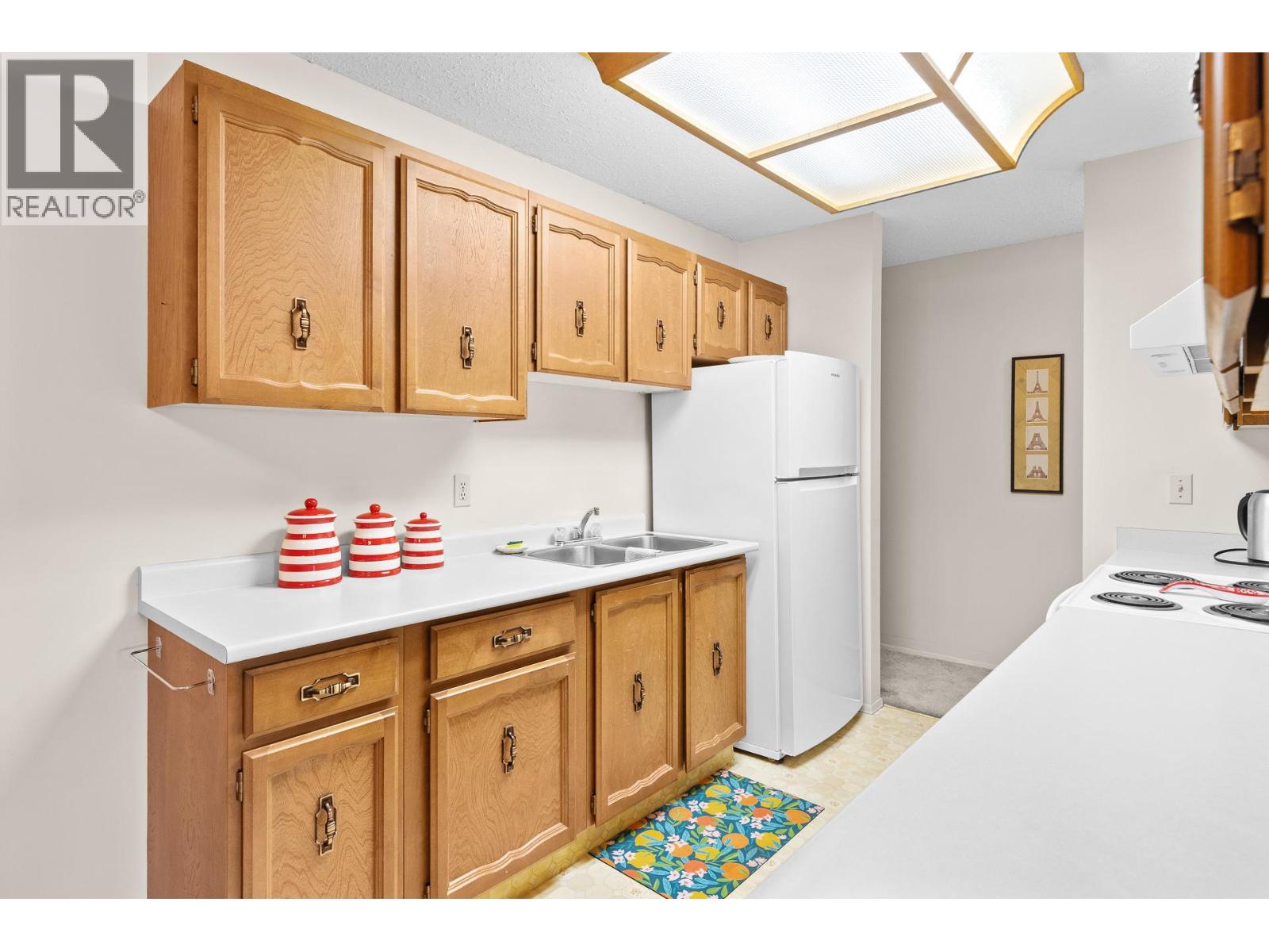 555 Rowcliffe Avenue Unit# 406, Kelowna