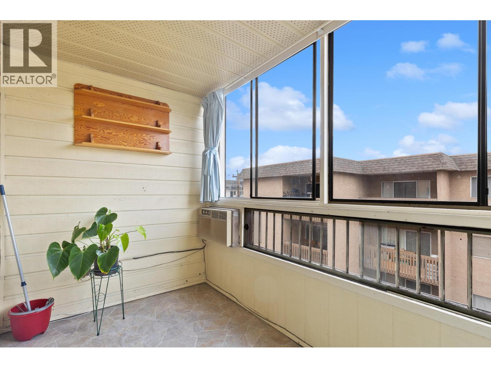 555 Rowcliffe Avenue Unit# 406, Kelowna