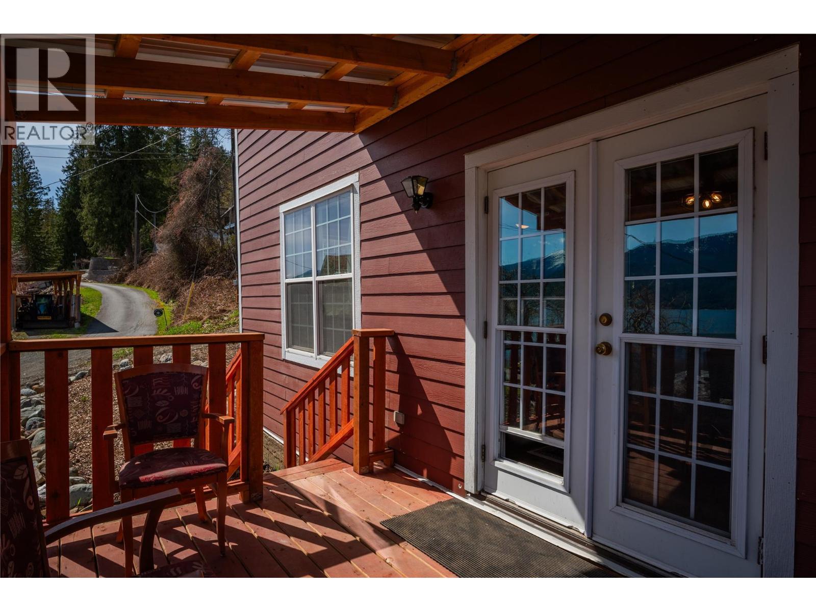 3553 SPRAGUE Street, Ainsworth