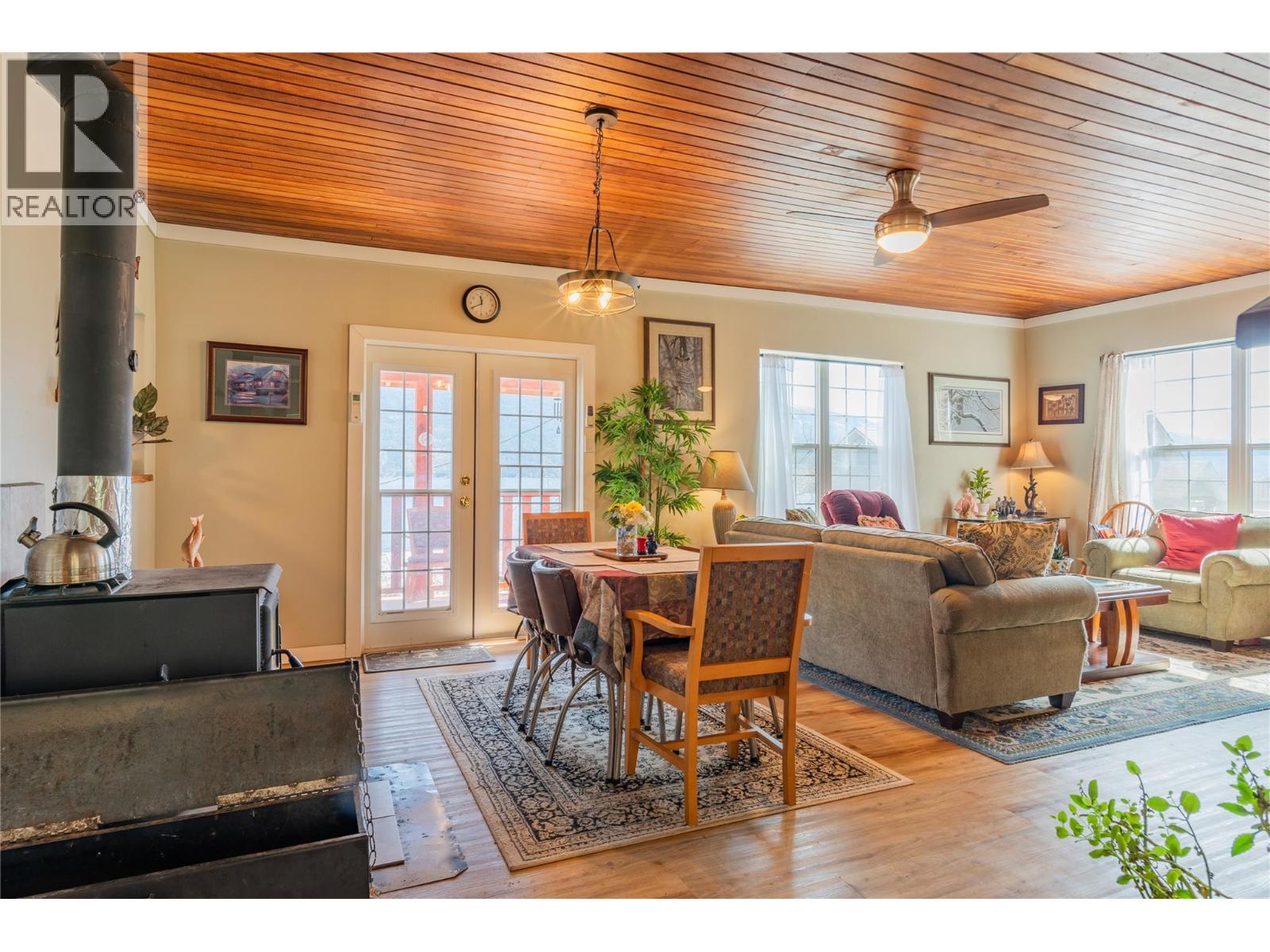 3553 SPRAGUE Street, Ainsworth