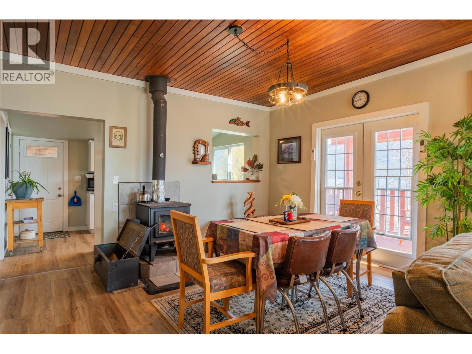 3553 SPRAGUE Street, Ainsworth