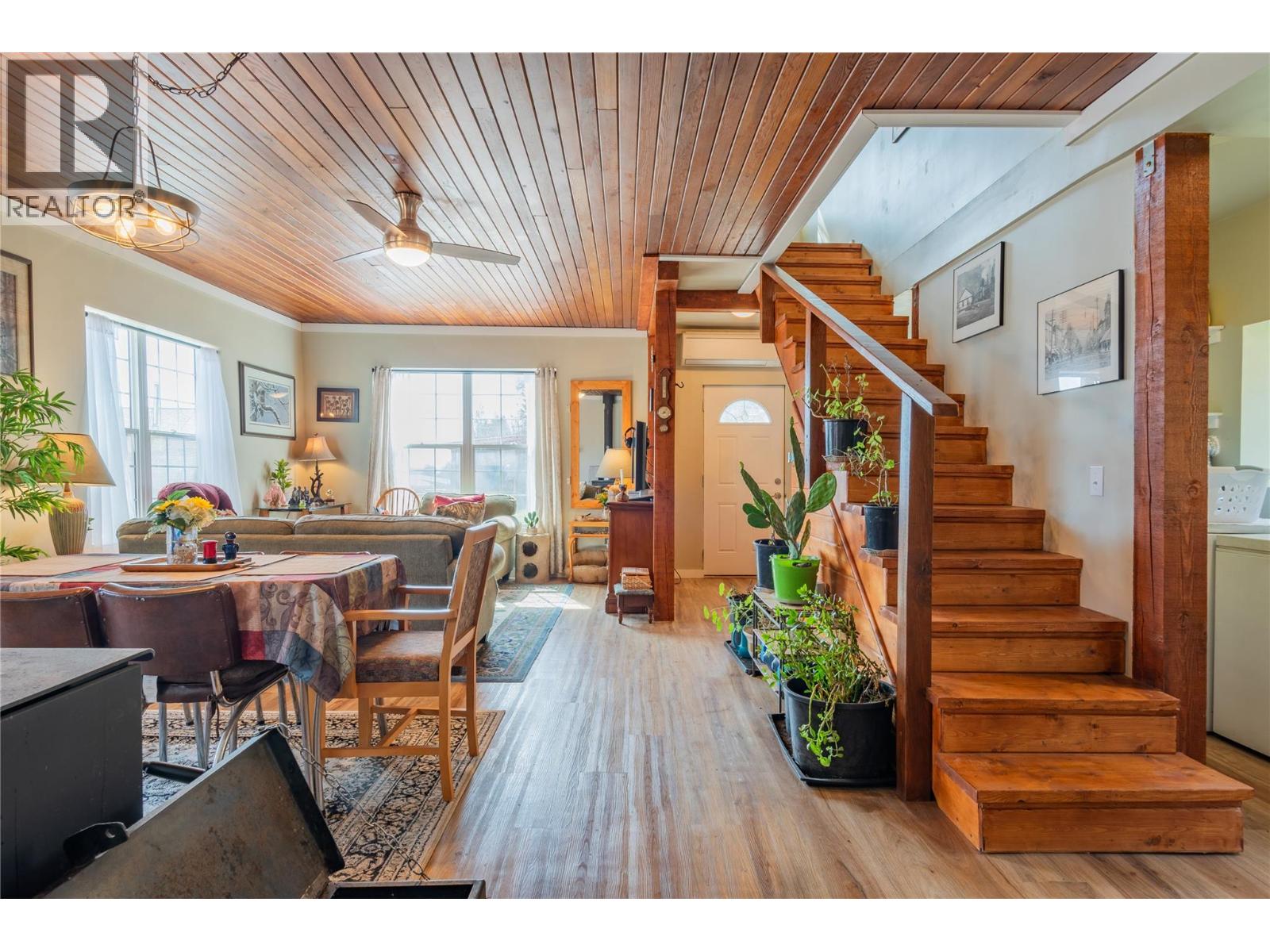 3553 SPRAGUE Street, Ainsworth