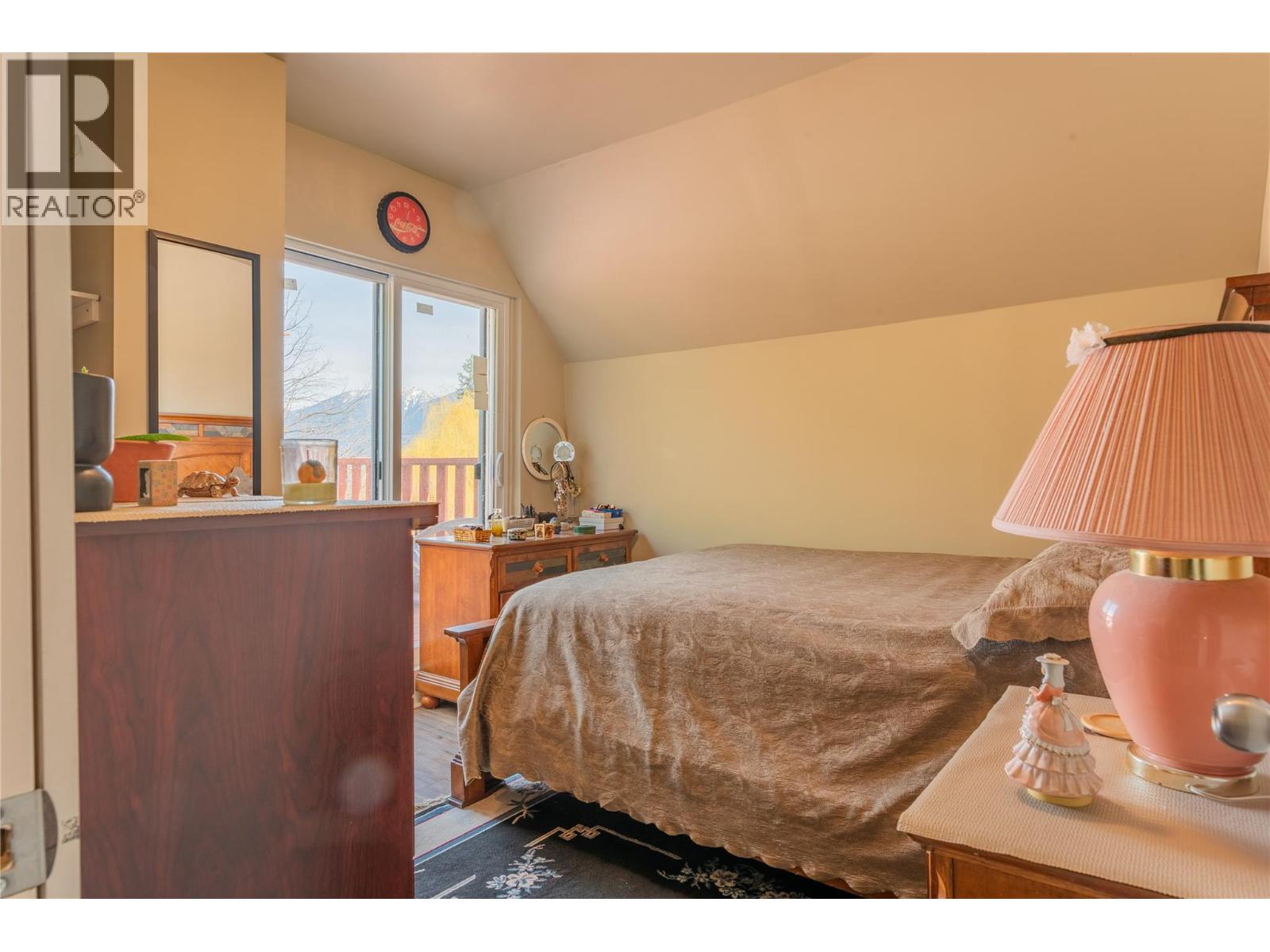 3553 SPRAGUE Street, Ainsworth