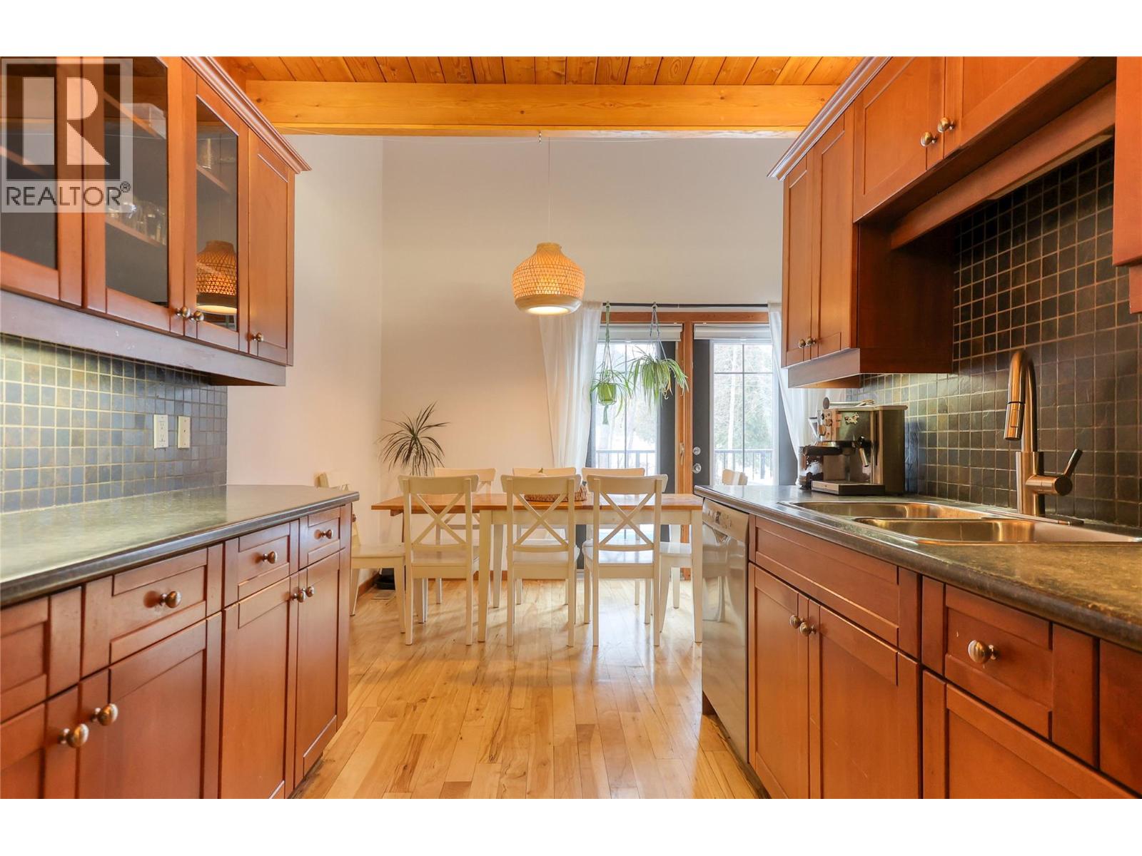 1901 CHOQUETTE Avenue Unit# 101, Nelson