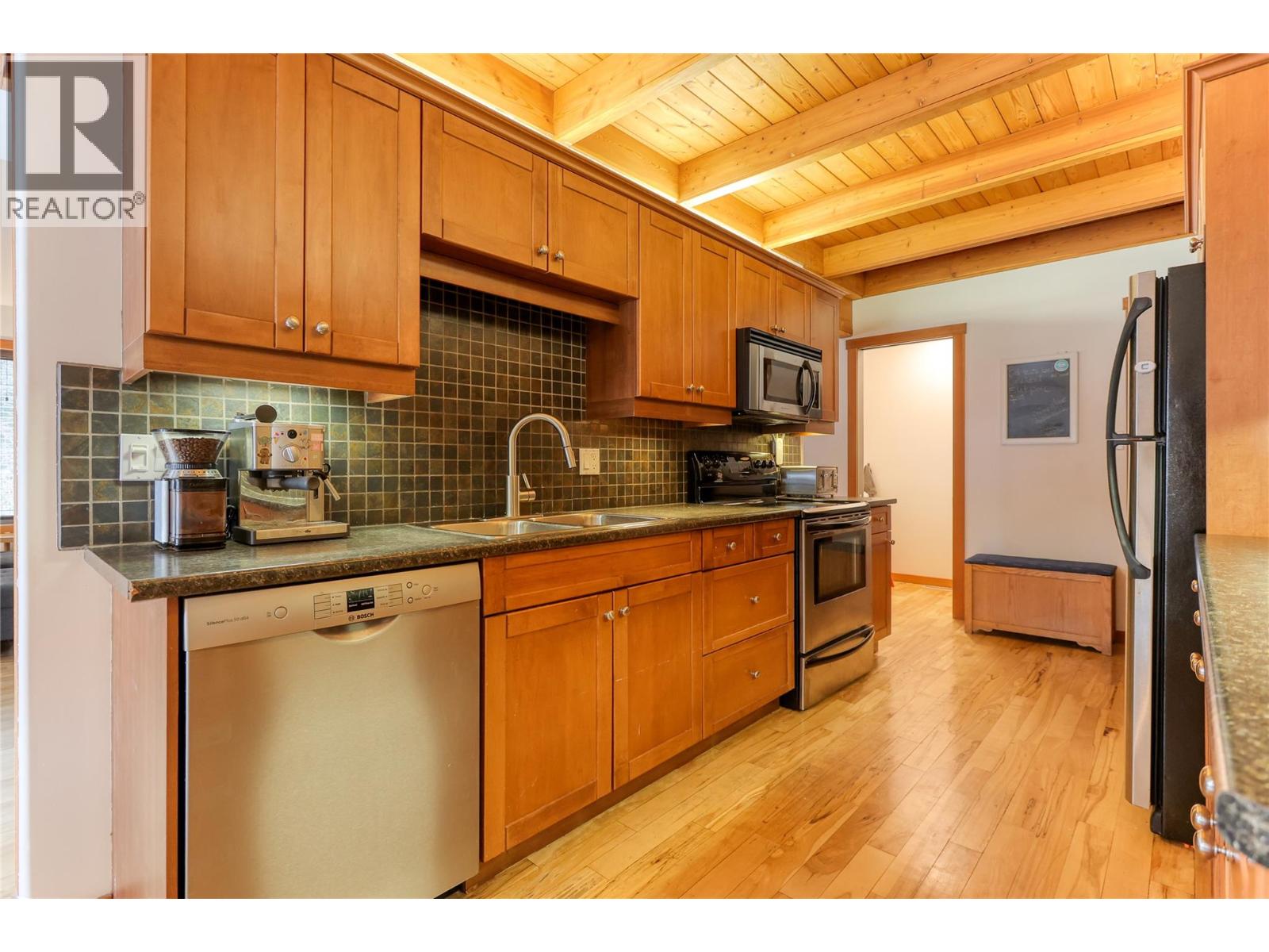 1901 CHOQUETTE Avenue Unit# 101, Nelson