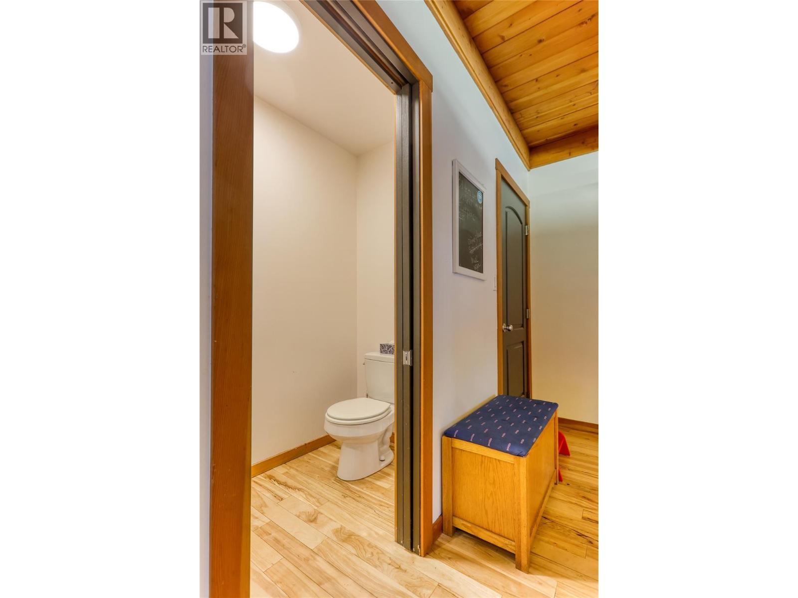 1901 CHOQUETTE Avenue Unit# 101, Nelson