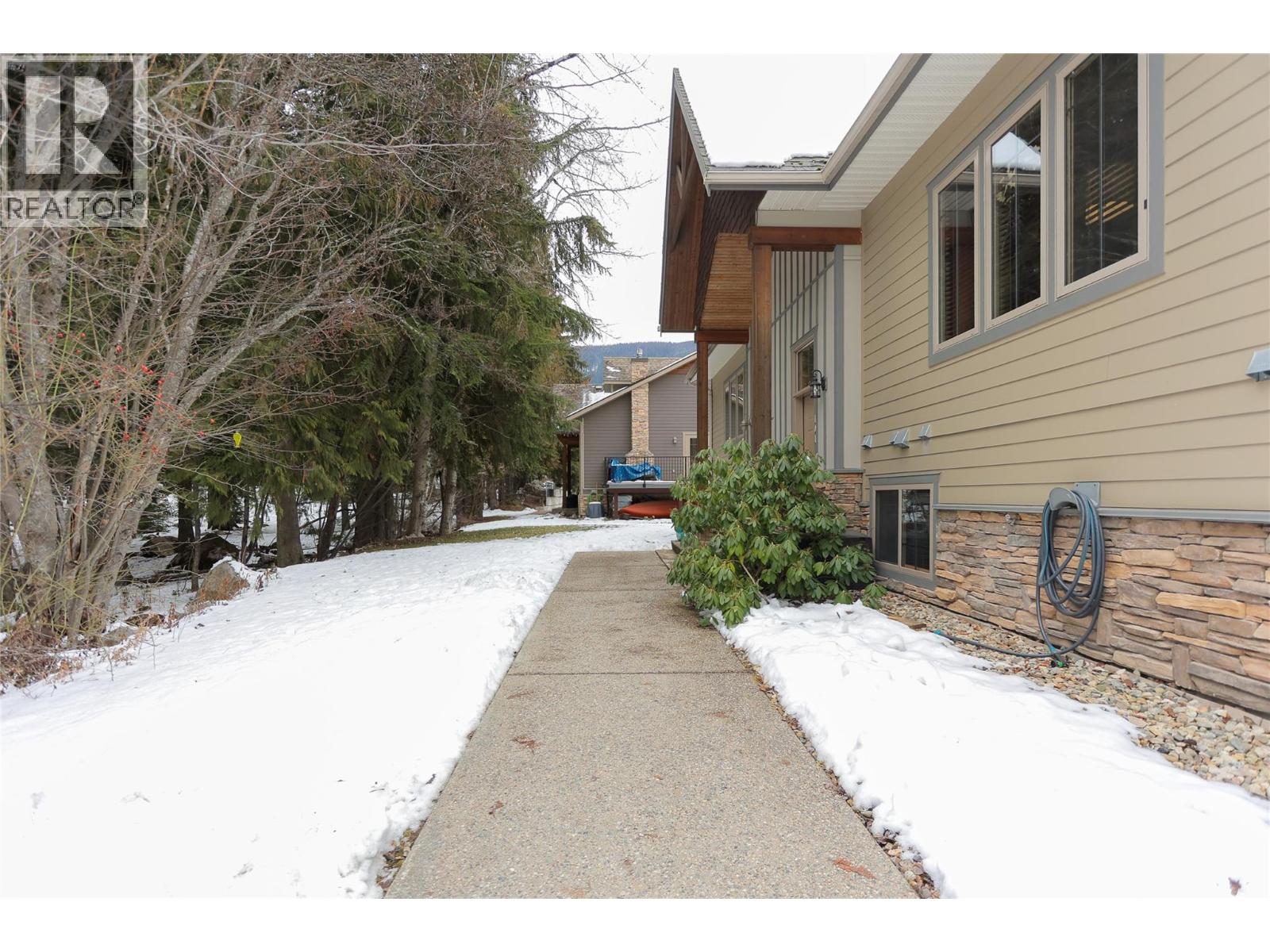 1901 CHOQUETTE Avenue Unit# 101, Nelson