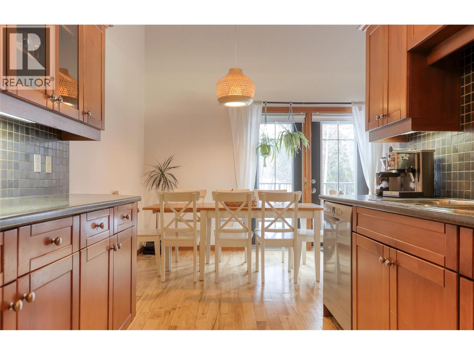 1901 CHOQUETTE Avenue Unit# 101, Nelson