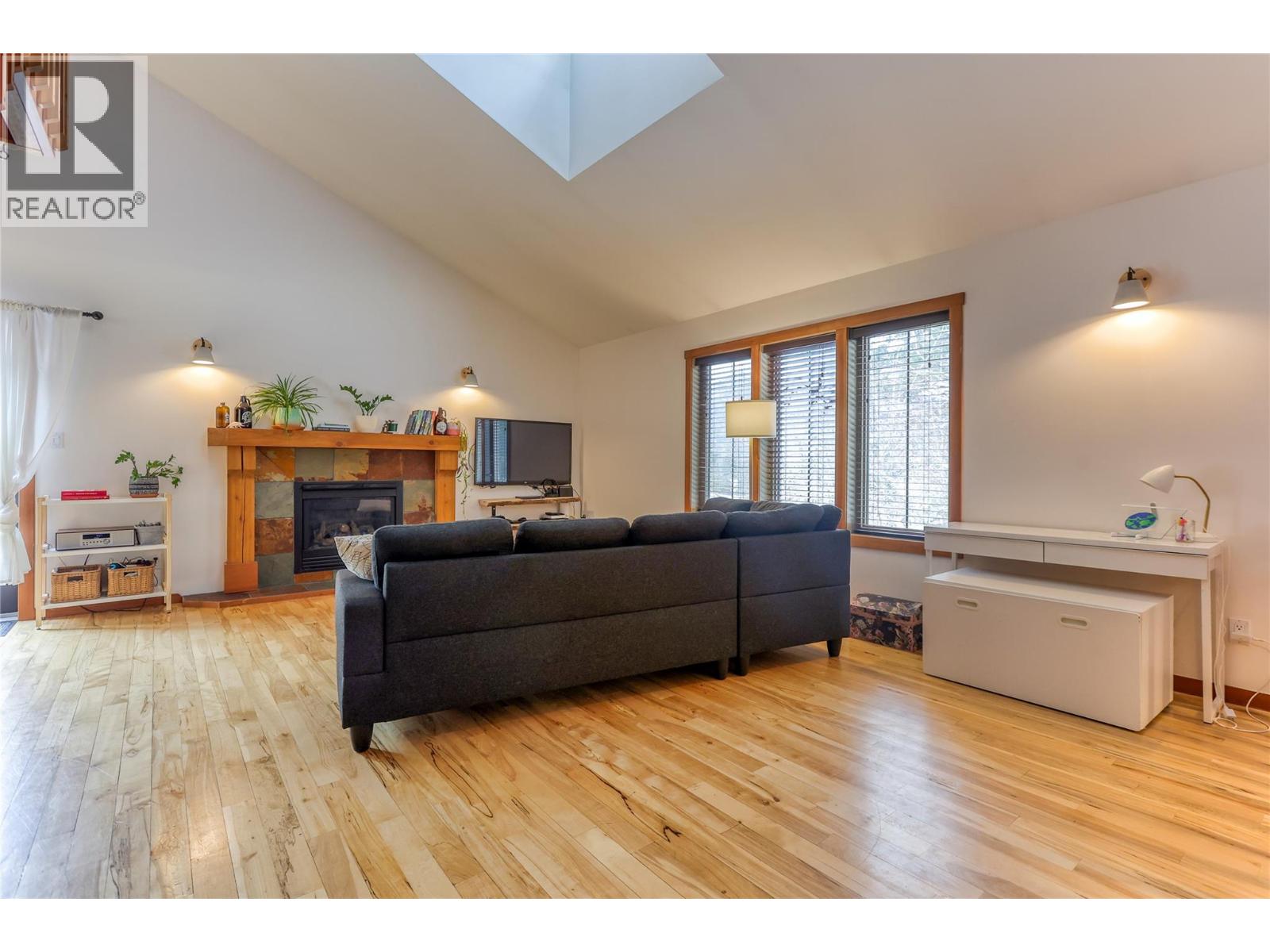 1901 CHOQUETTE Avenue Unit# 101, Nelson