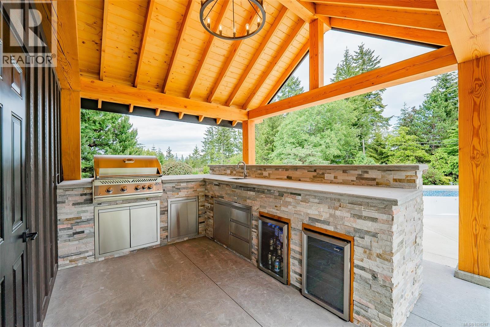 7255 Aulds Rd, Lantzville