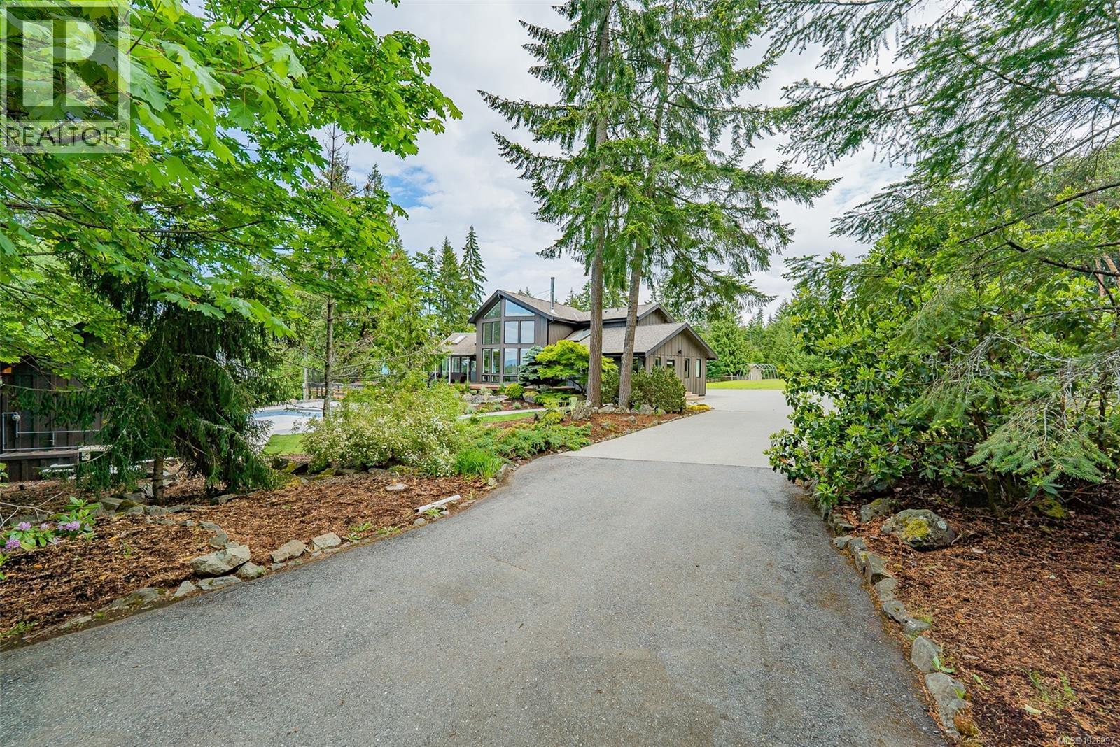 7255 Aulds Rd, Lantzville