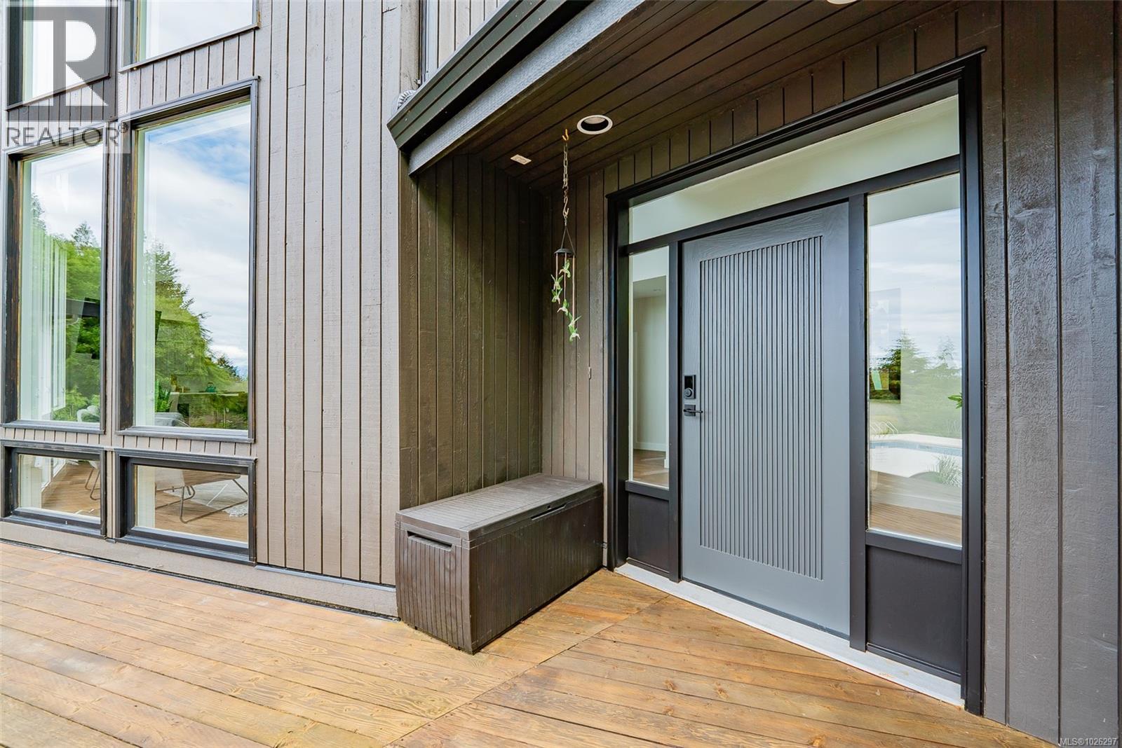 7255 Aulds Rd, Lantzville