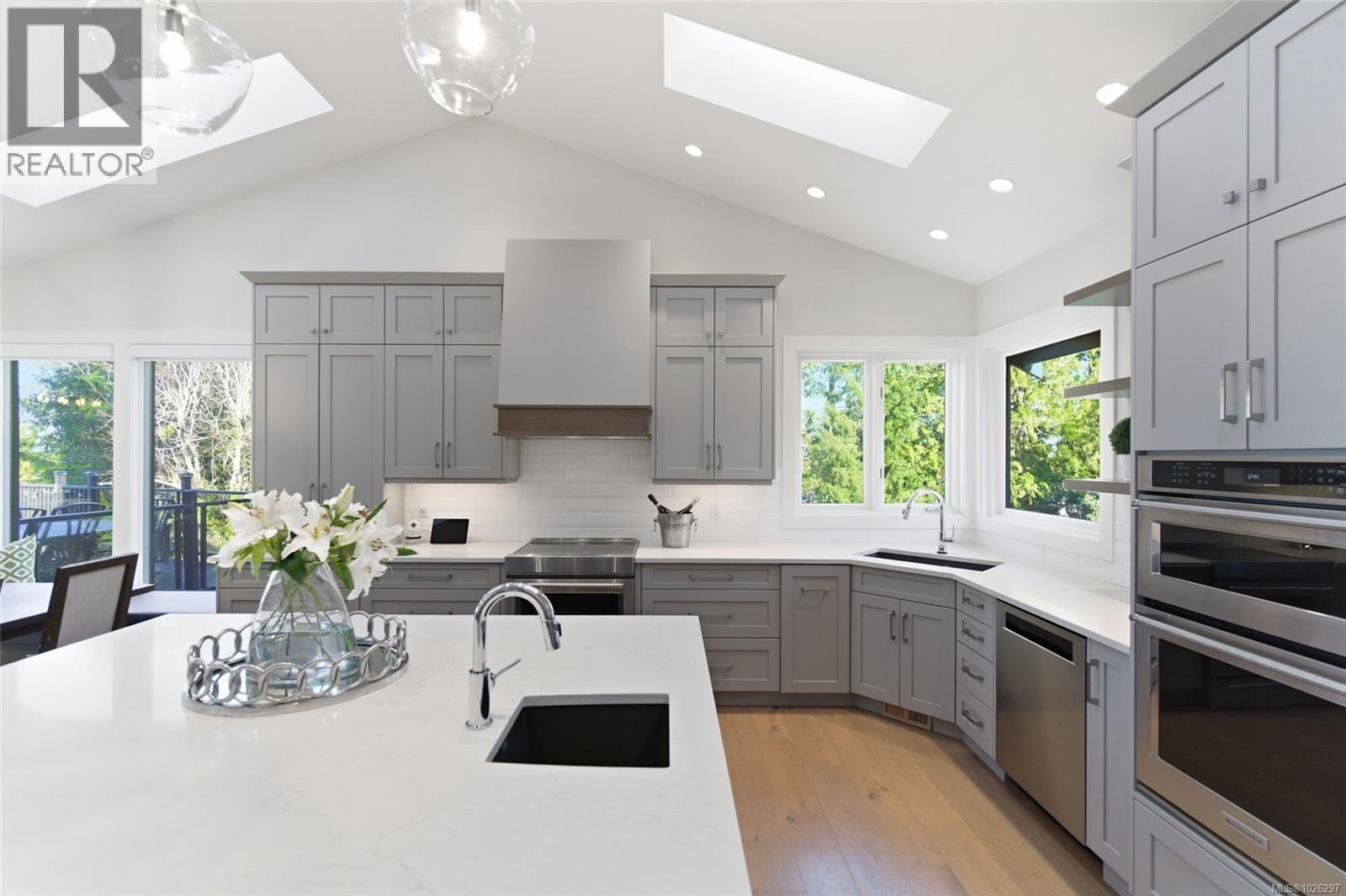 7255 Aulds Rd, Lantzville