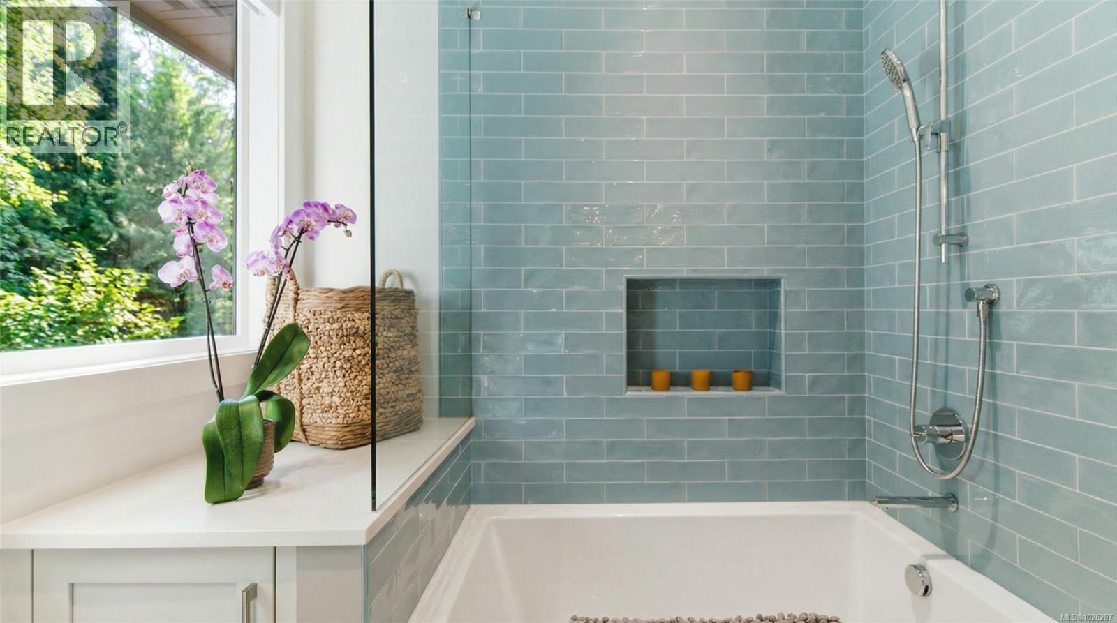 7255 Aulds Rd, Lantzville