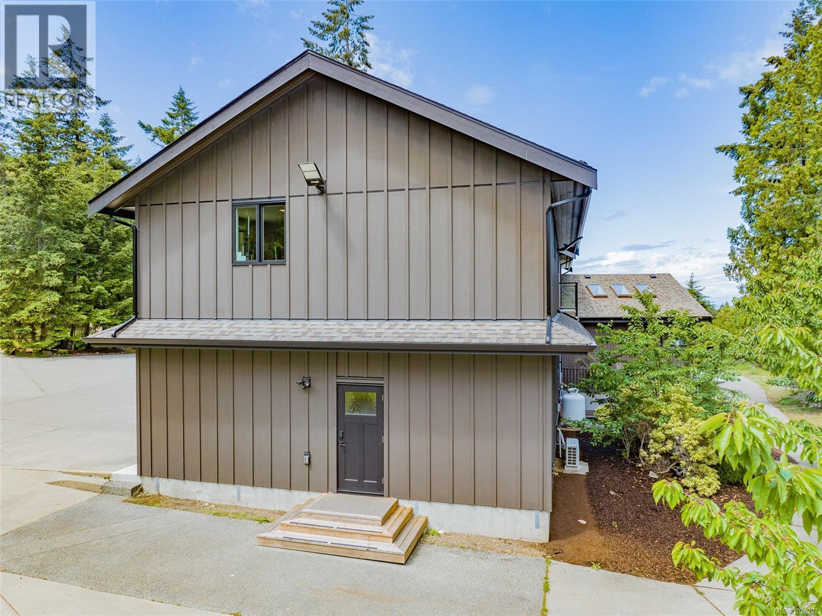 7255 Aulds Rd, Lantzville