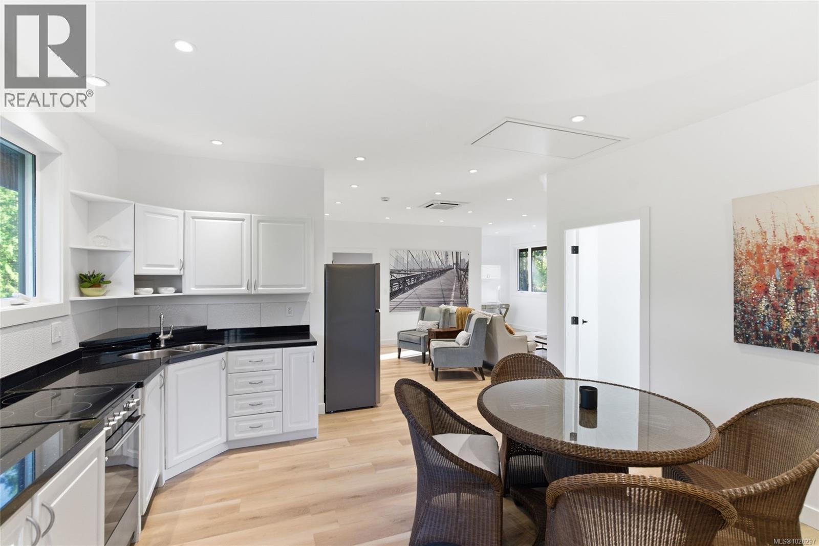 7255 Aulds Rd, Lantzville