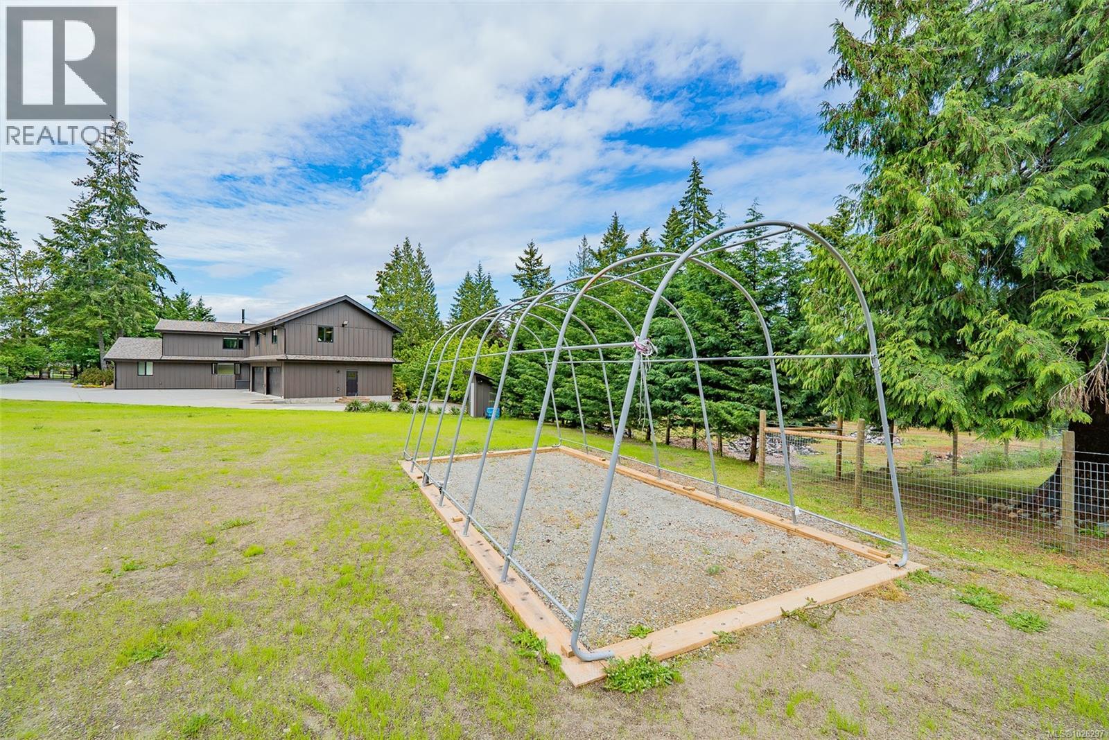 7255 Aulds Rd, Lantzville