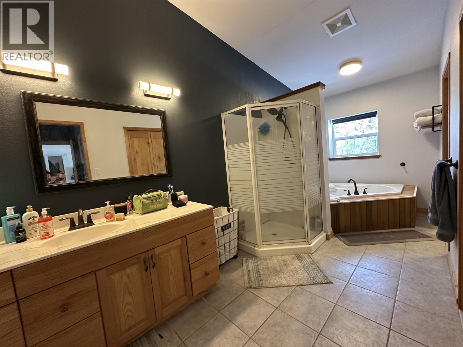 6508 HORSE LAKE ROAD - 24