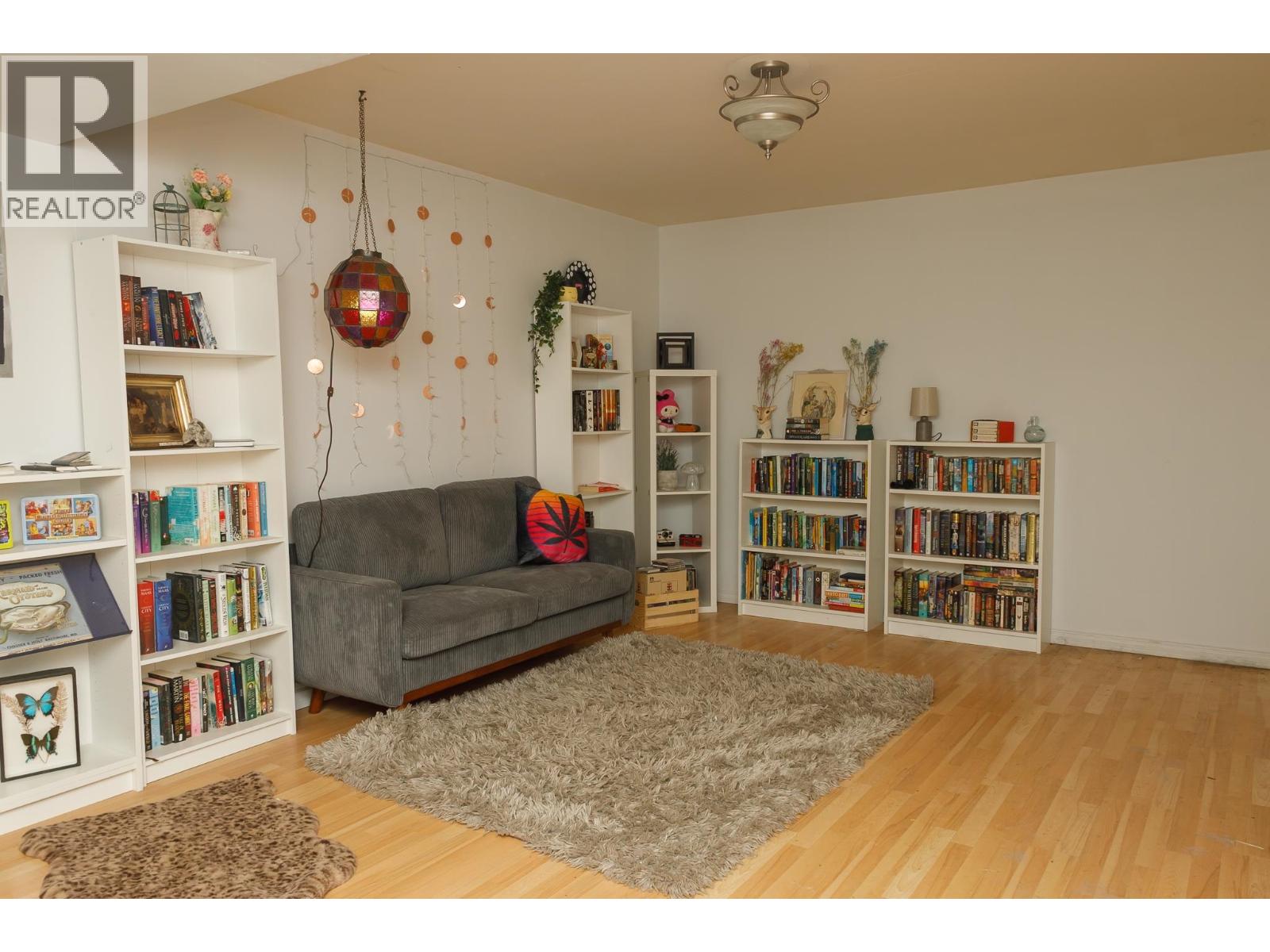 6508 HORSE LAKE ROAD - 32