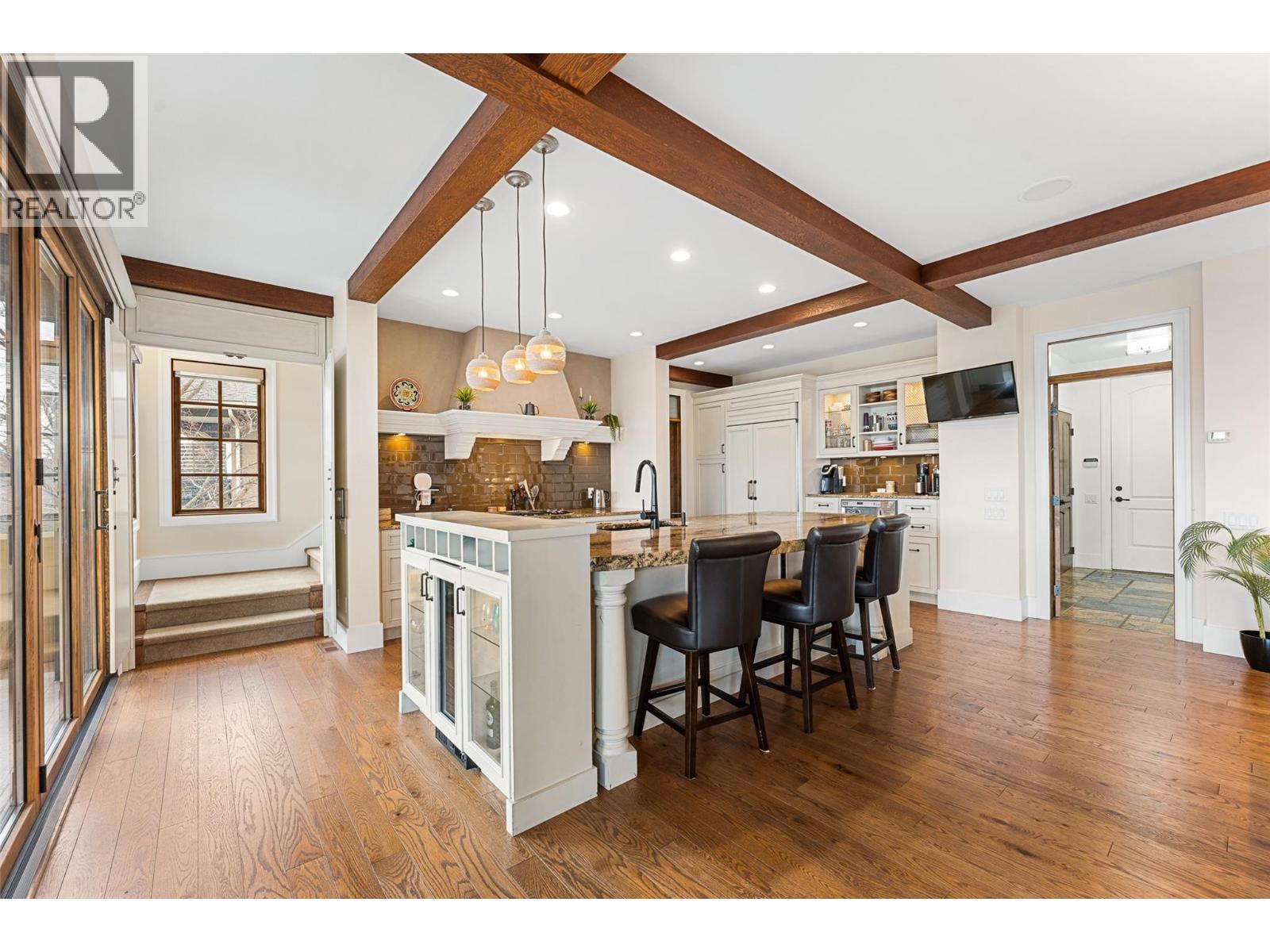 2457 Selkirk Drive, Kelowna