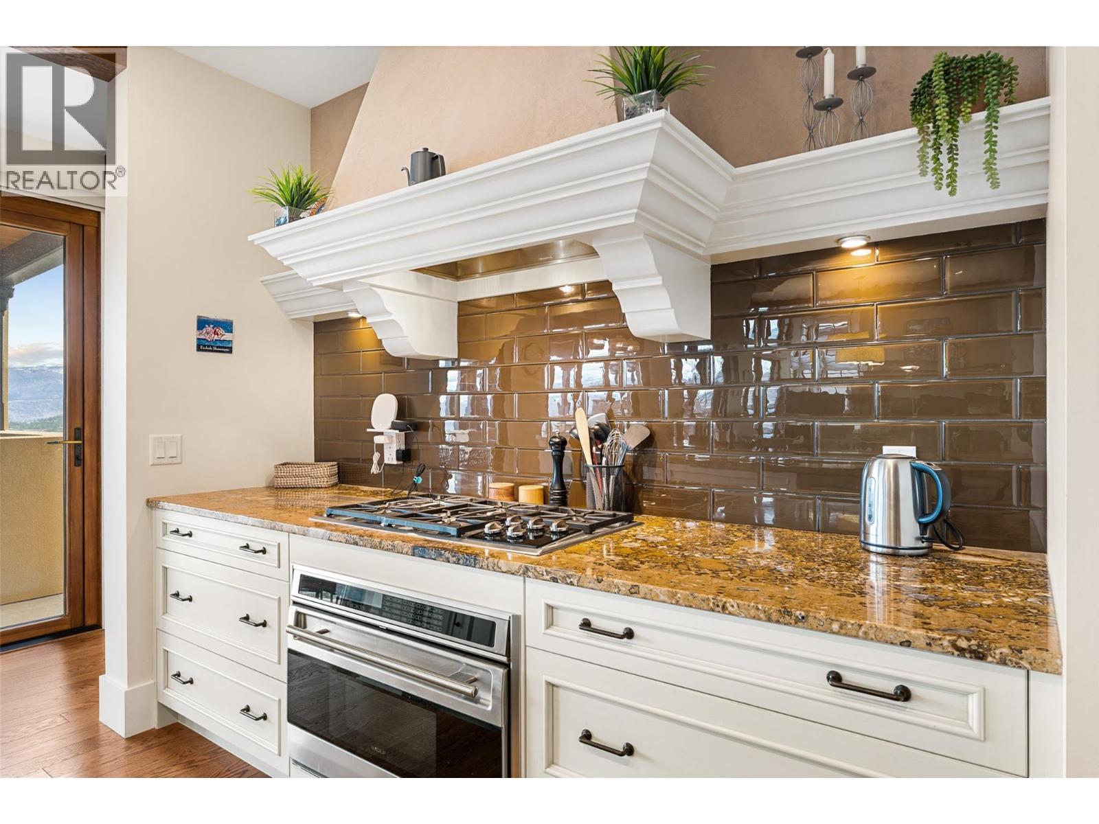 2457 Selkirk Drive, Kelowna