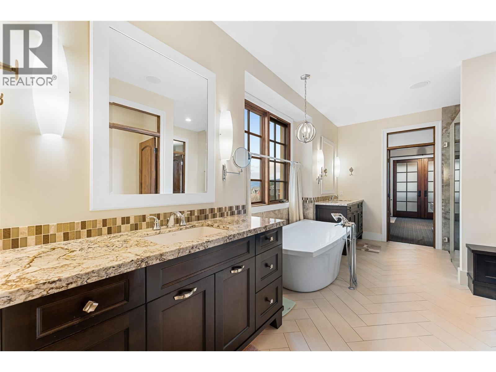 2457 Selkirk Drive, Kelowna