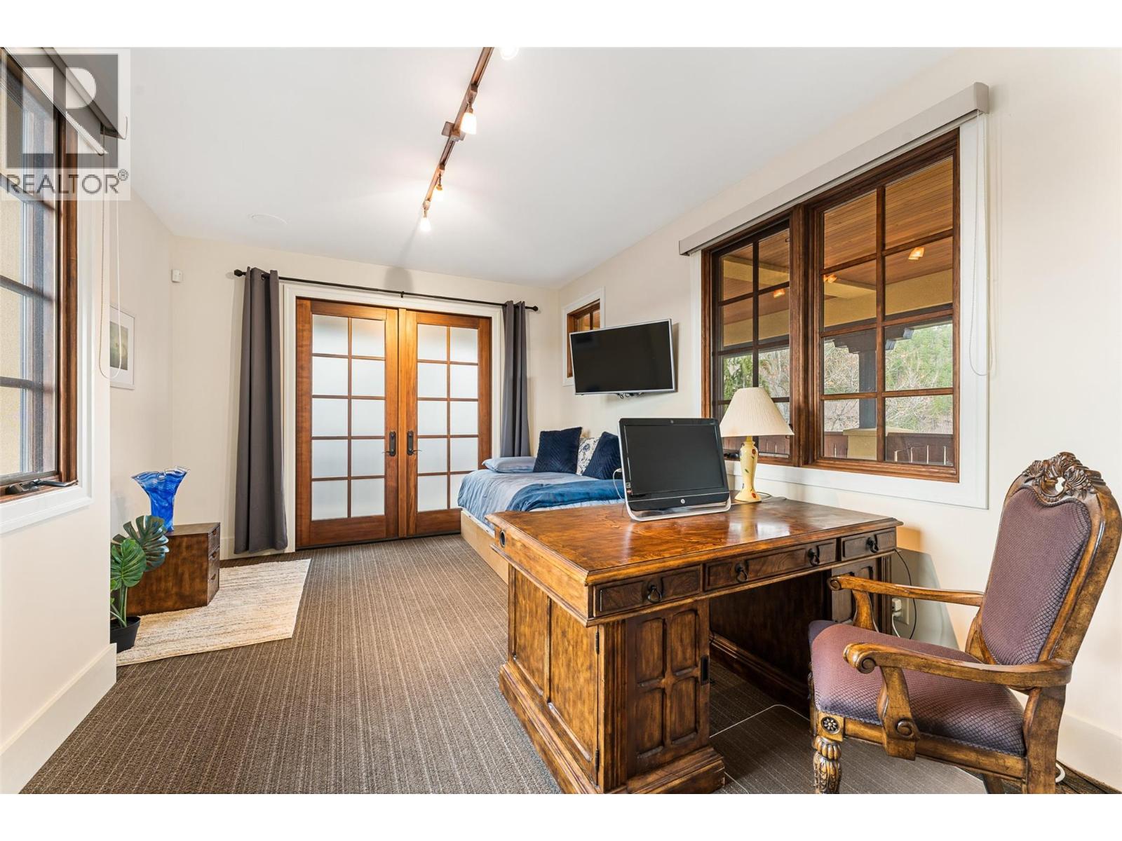 2457 Selkirk Drive, Kelowna