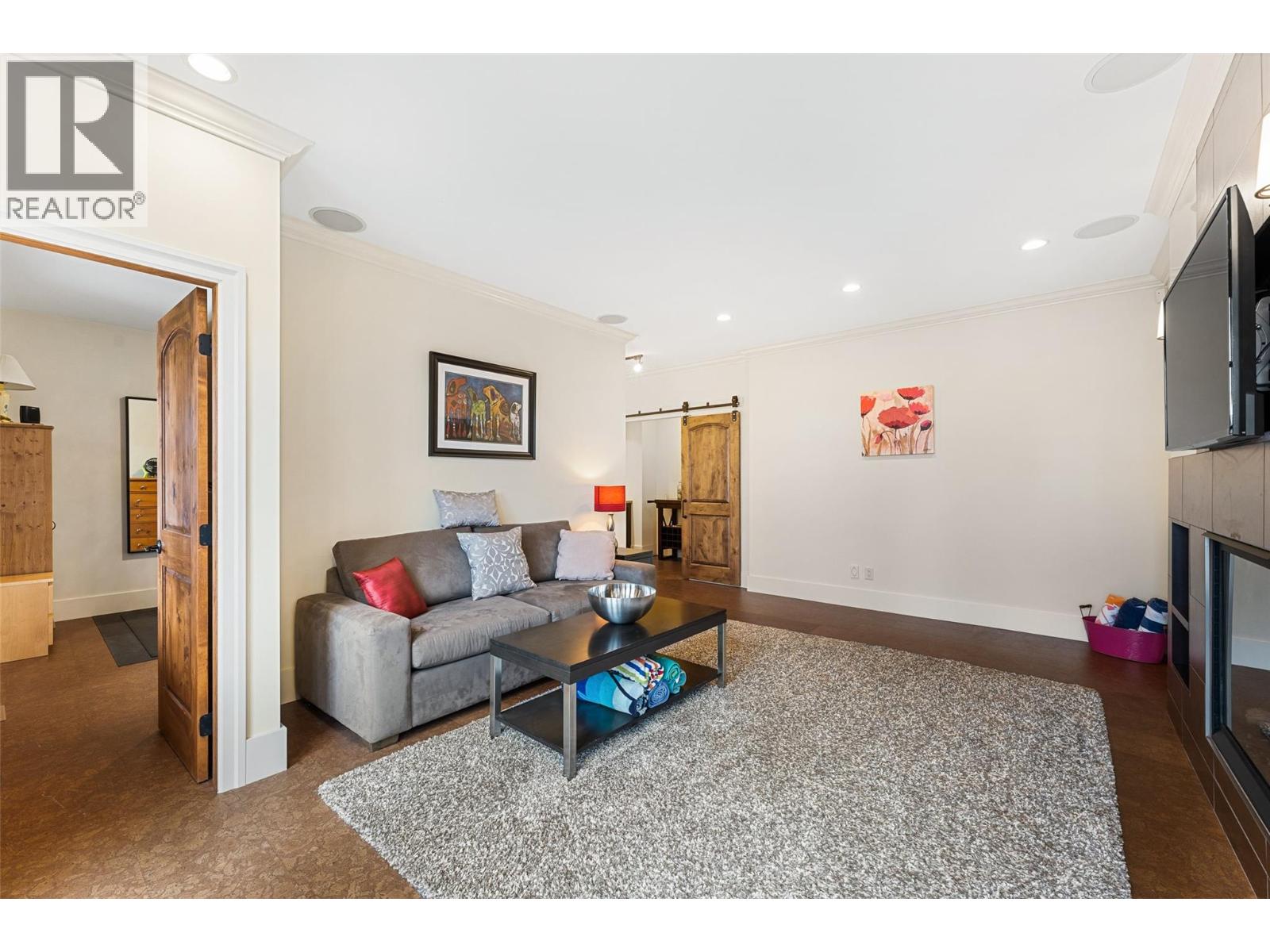 2457 Selkirk Drive, Kelowna